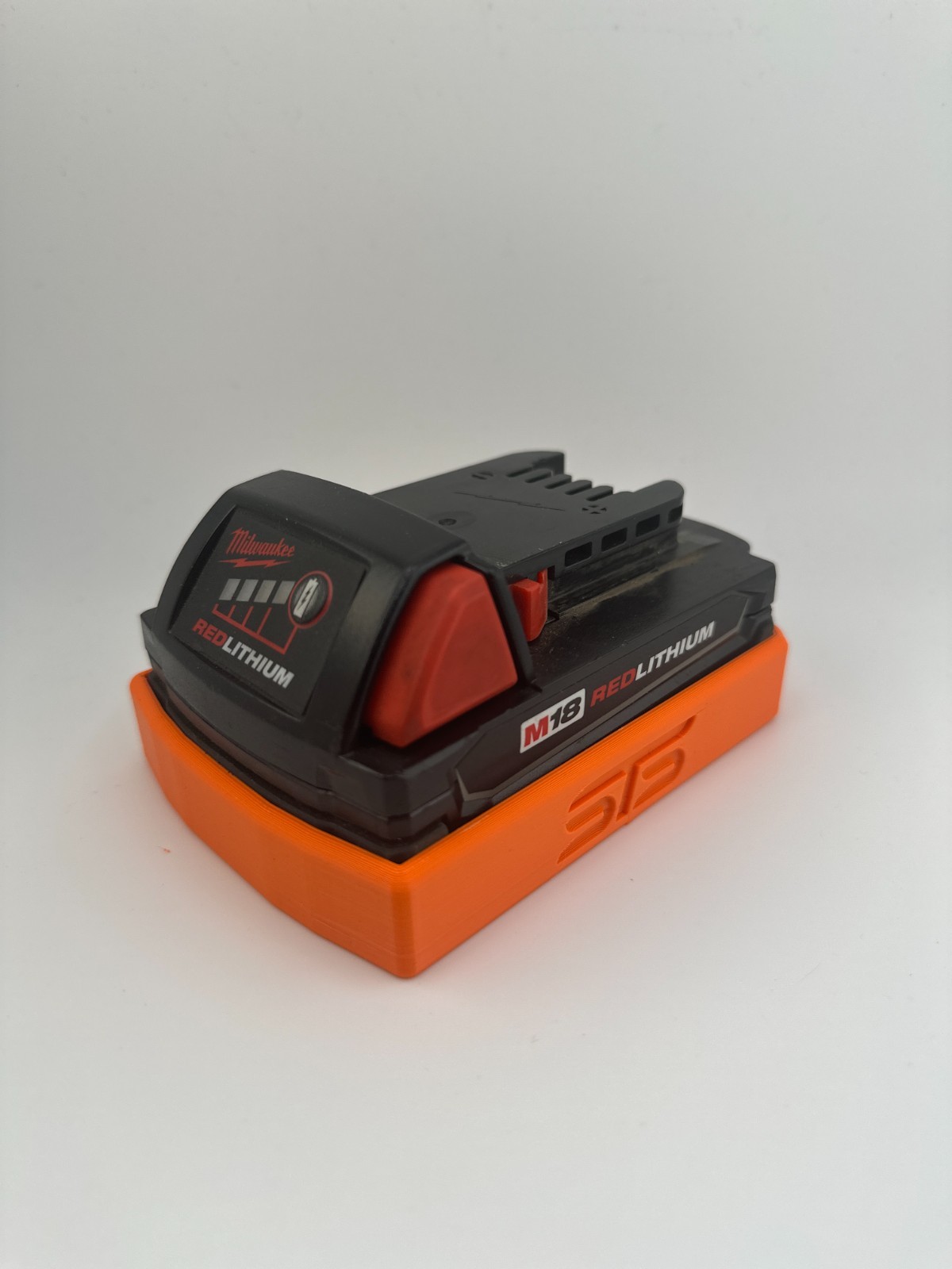 STS Auto Design MW1820 – Milwaukee M18 1.5/2.0Ah Magnetic Battery Cover