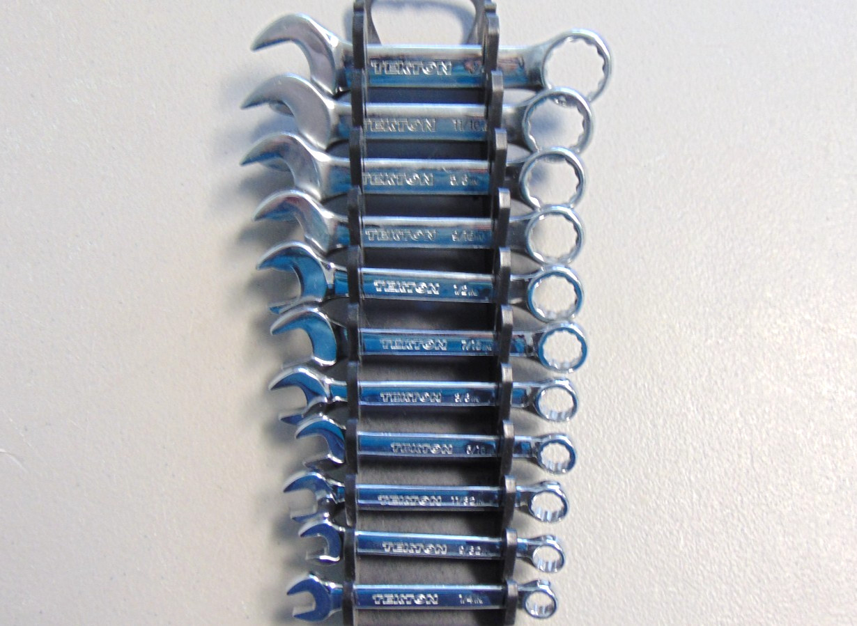 QUINN 11 Pc. SAE Stubby Combination Wrench Set on Tray 1/4 – 3/4 – FREE SHIPPING