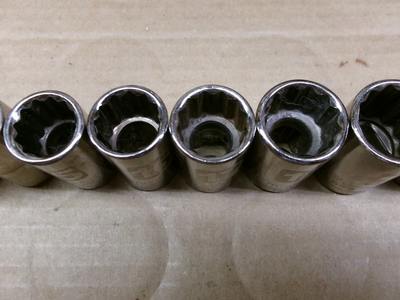 Craftsman USA 9 Piece 1/2″ Drive Metric 12-Point Easy Read Socket Set / Lot