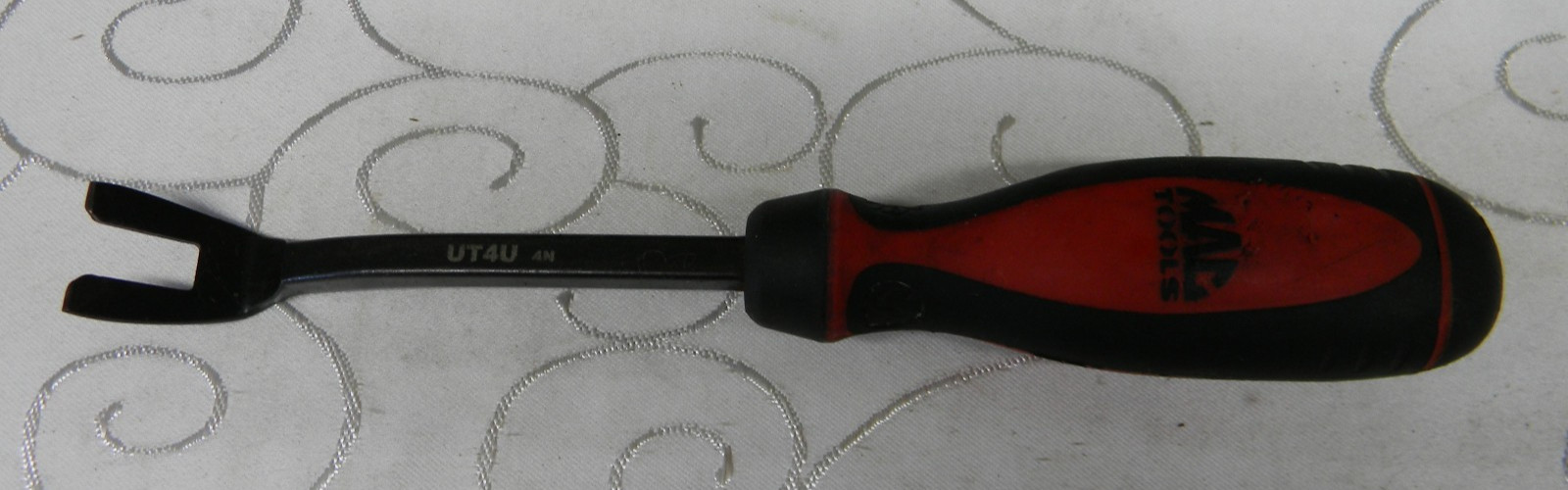 MAC TOOLS 9-1/4″ LONG RED AND BLACK U-NOTCH UPHOLSTERY TOOL #UT4U