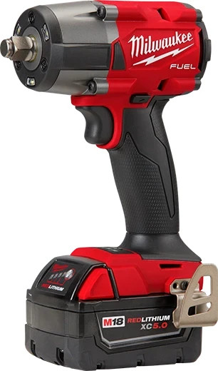 Milwaukee 2962-22R M18 FUEL 1/2 ” Mid-Torque Impact Wrench Kit + FREE Hex Driver