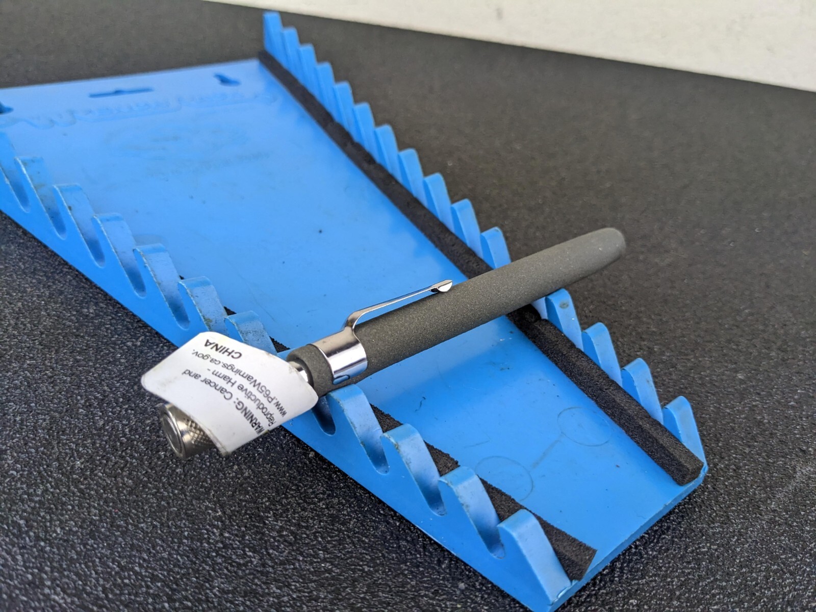 #bi672 BLUE POINT MAGNETIC PICK UP PHT5DT *TITANIUM* Gray TELESCOPING TO 25.5″