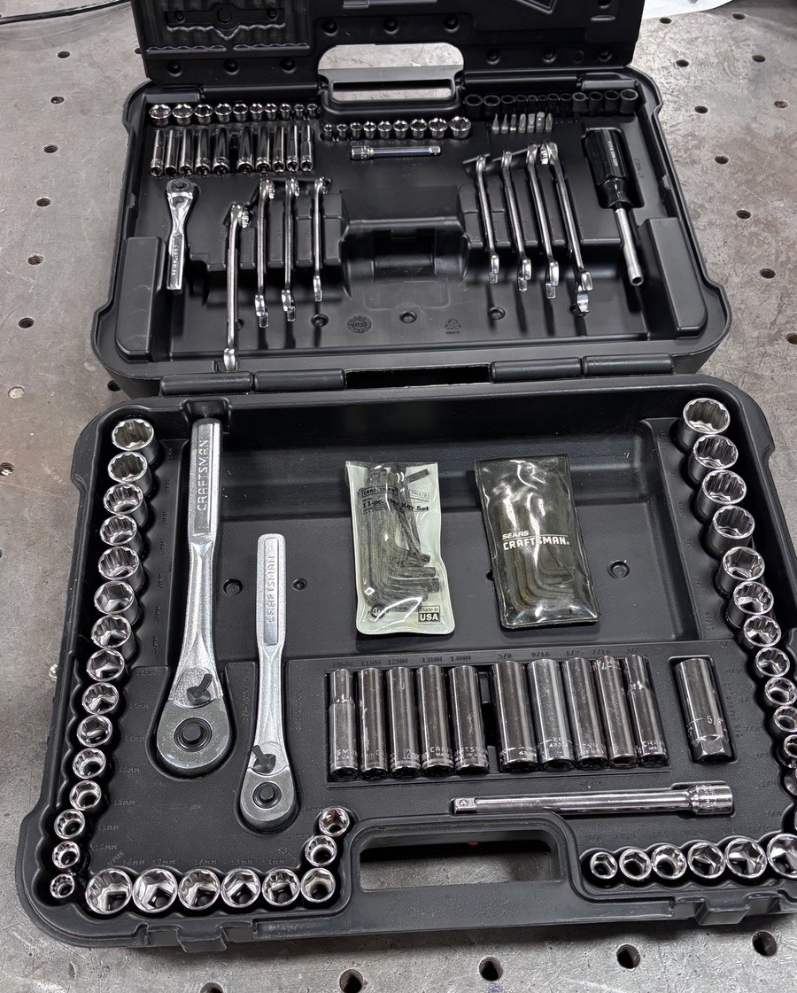 Craftsman USA 137 Piece Mechanic Tool Set with Case No 34137 Very Good!