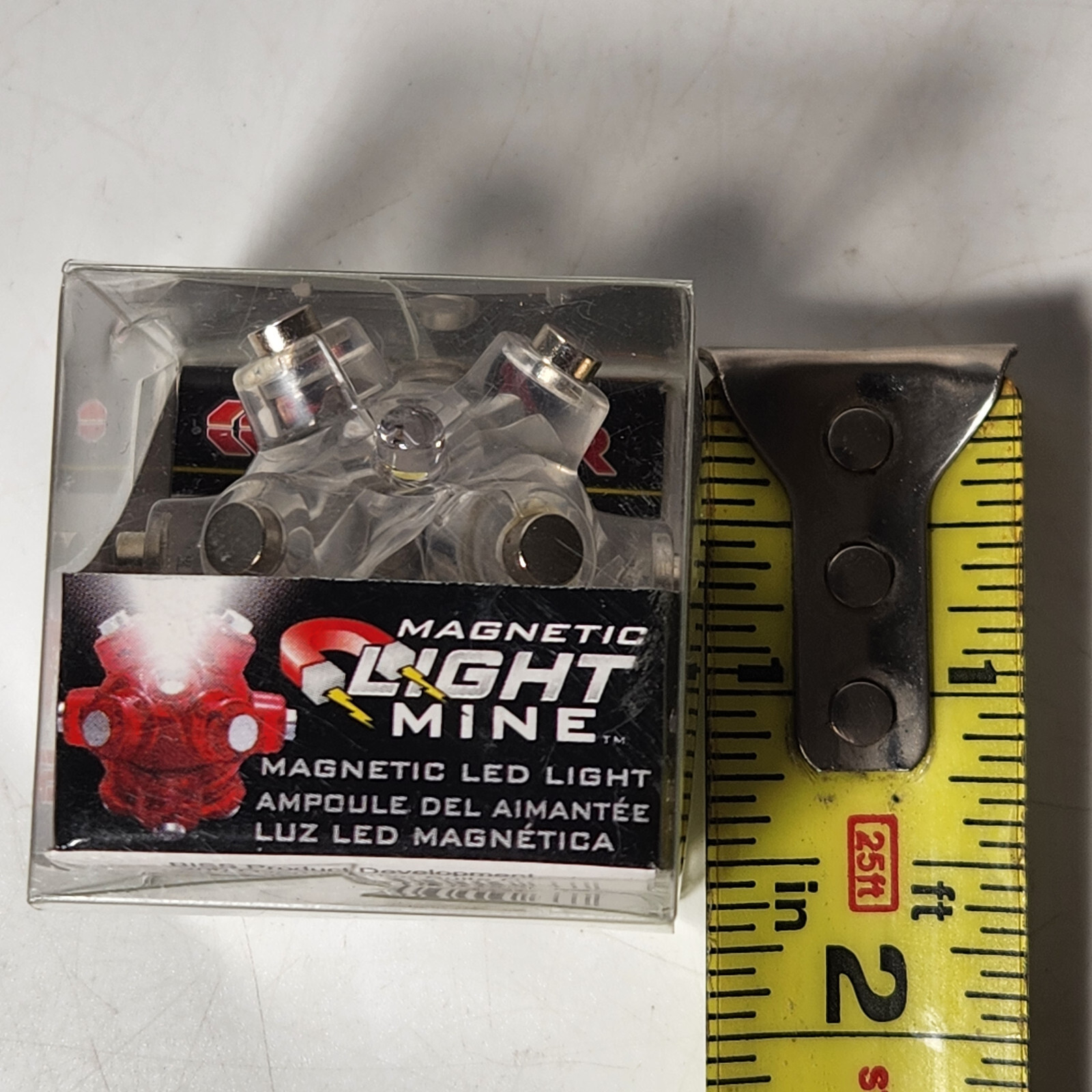 Striker Magnetic LED Light Mine Hands Free Task Flashlight 12 Magnet Batteries
