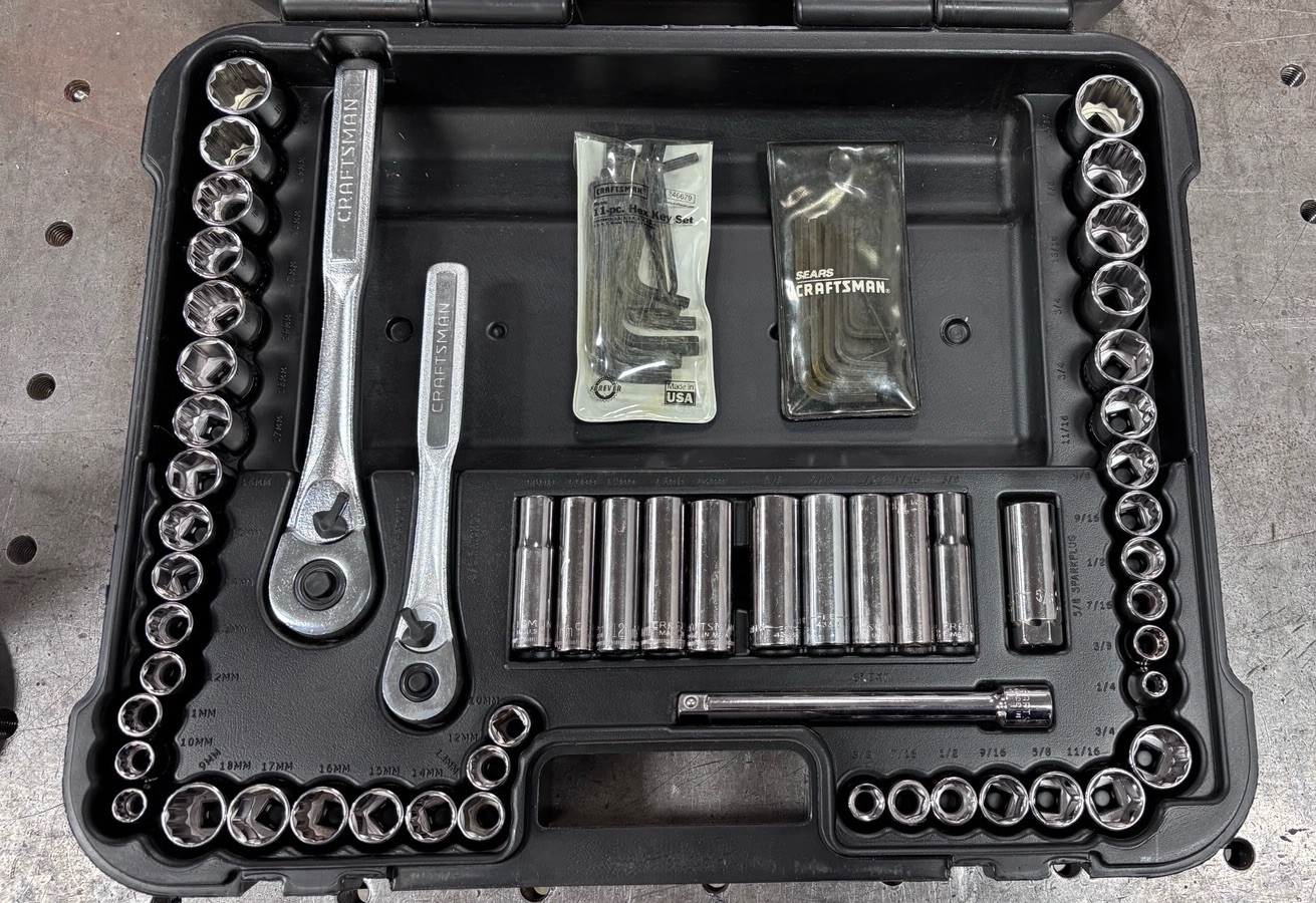 Craftsman USA 137 Piece Mechanic Tool Set with Case No 34137 Very Good!