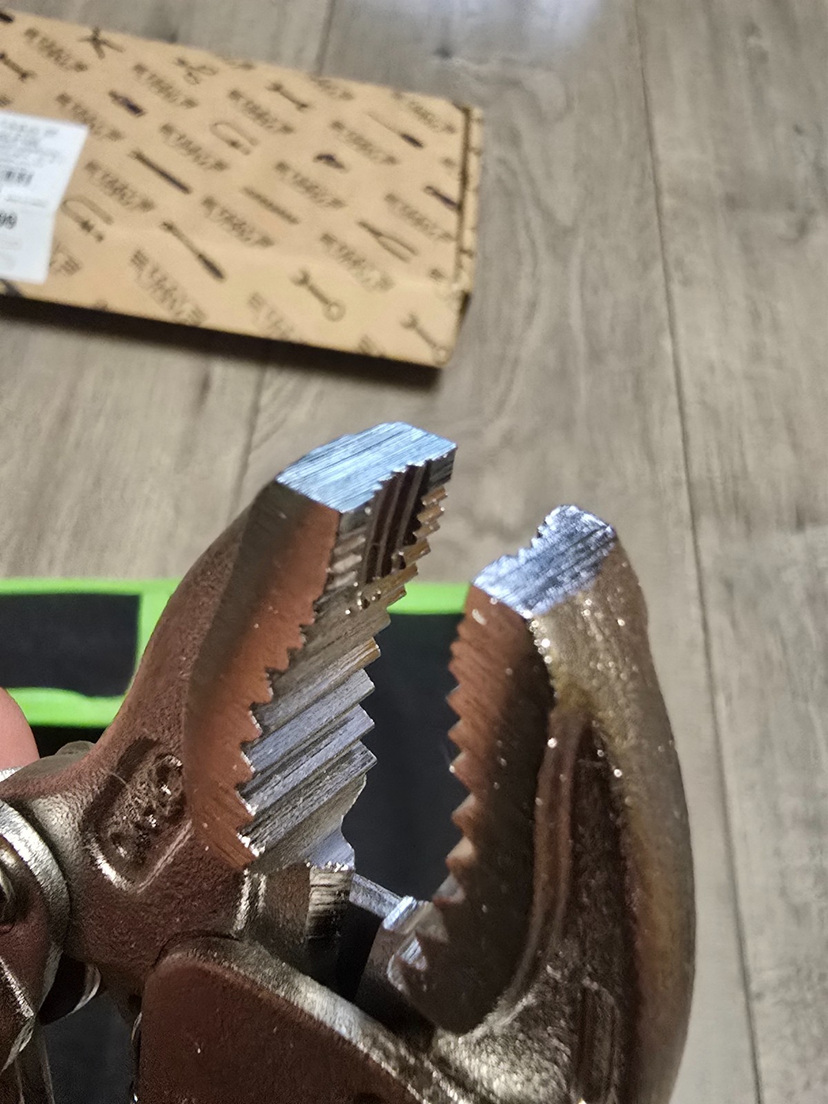 VIM Tools 2pc Screw Extracting Tip Locking Pliers Set w/Pouch 5″ & 7″ #FRLP100