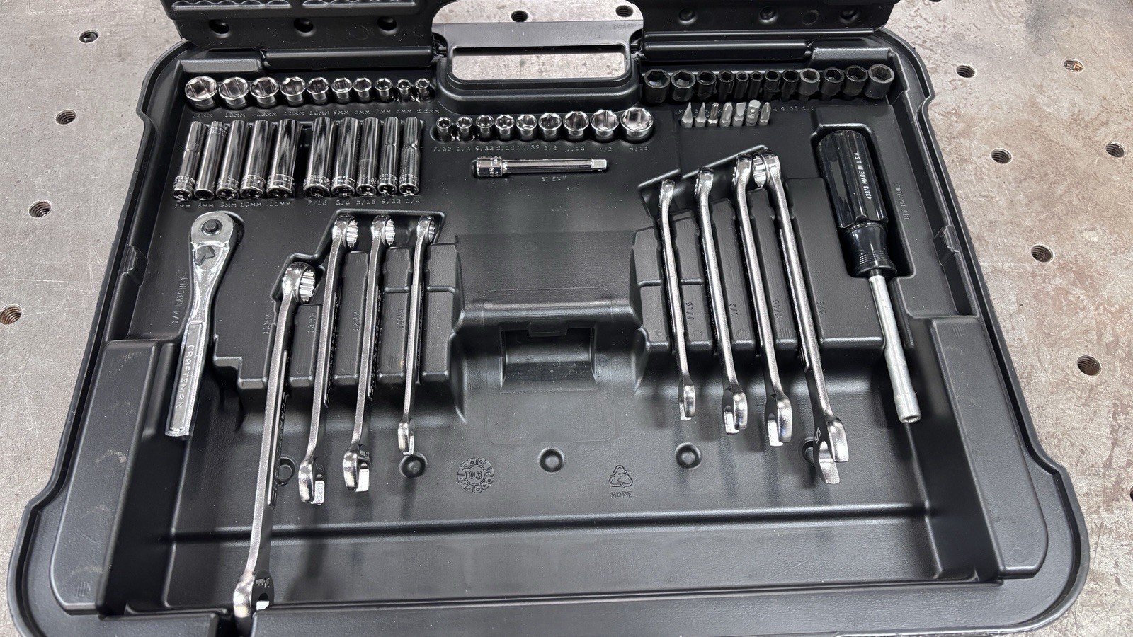 Craftsman USA 137 Piece Mechanic Tool Set with Case No 34137 Very Good!