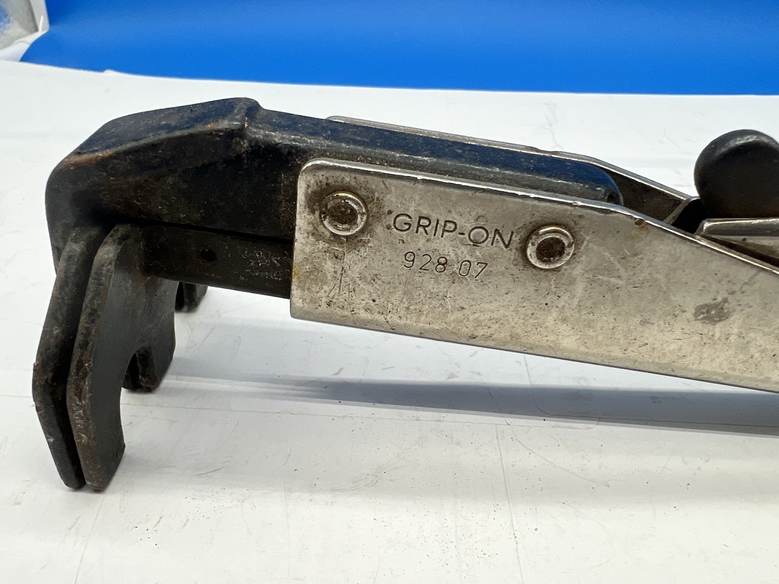 Grip-On 7″ “M” Shaped Axial Locking Chrome Pliers No 92807