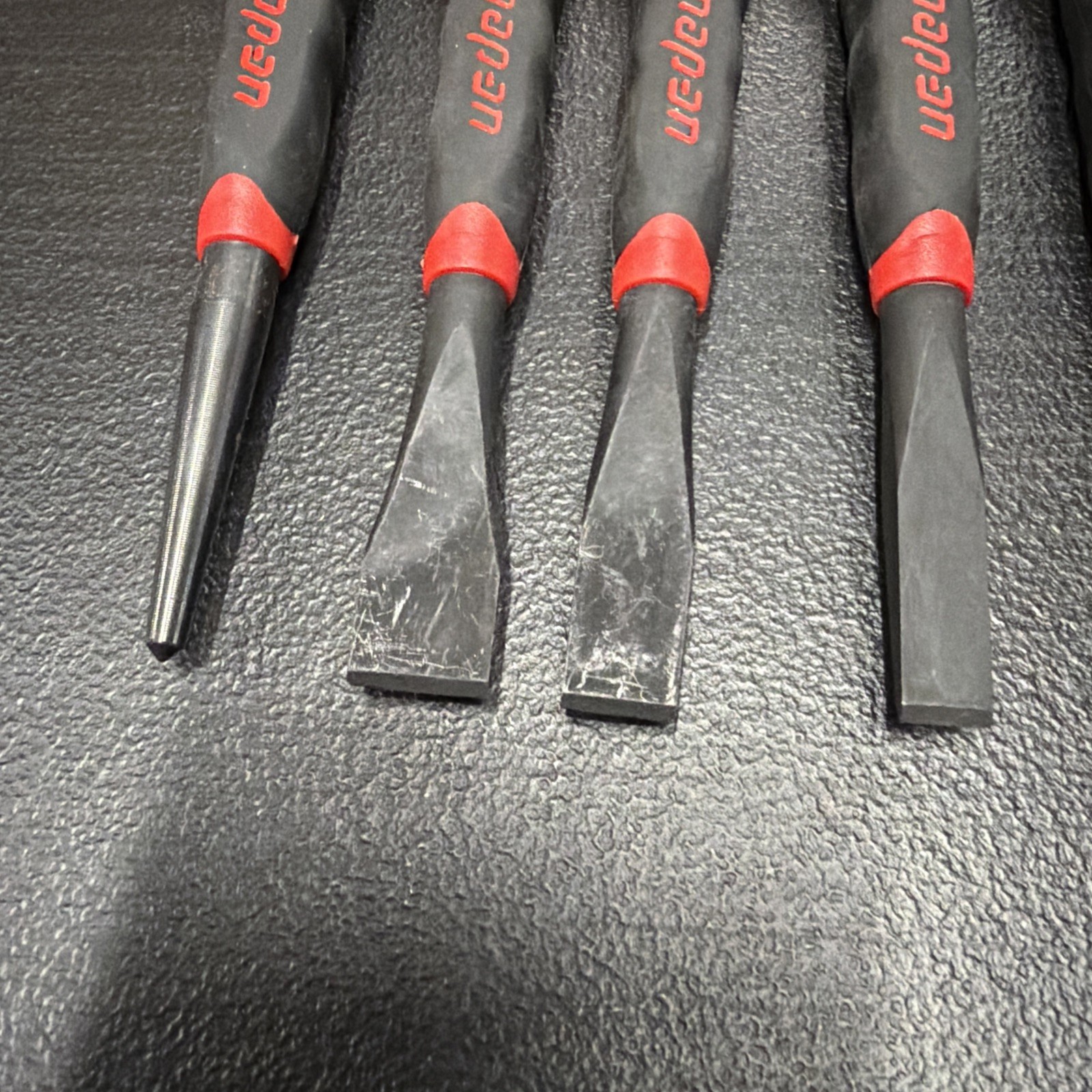 Snap On 10 pc Soft Grip Punch and Chisel Set PPCSG710