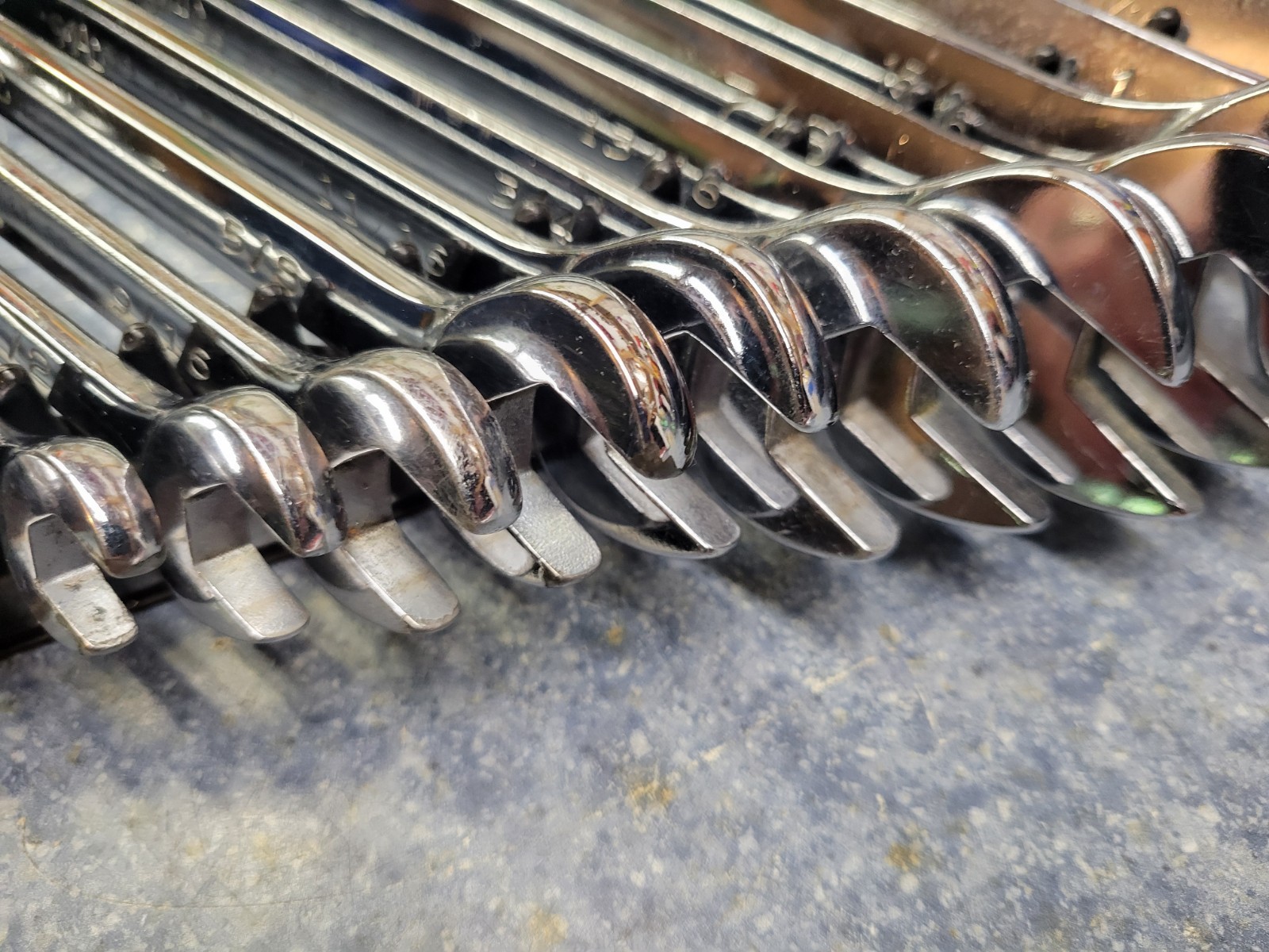 Mac Tools USA 16-Piece SAE Long Combination Wrench Set 1/4″ – 1-1/4″