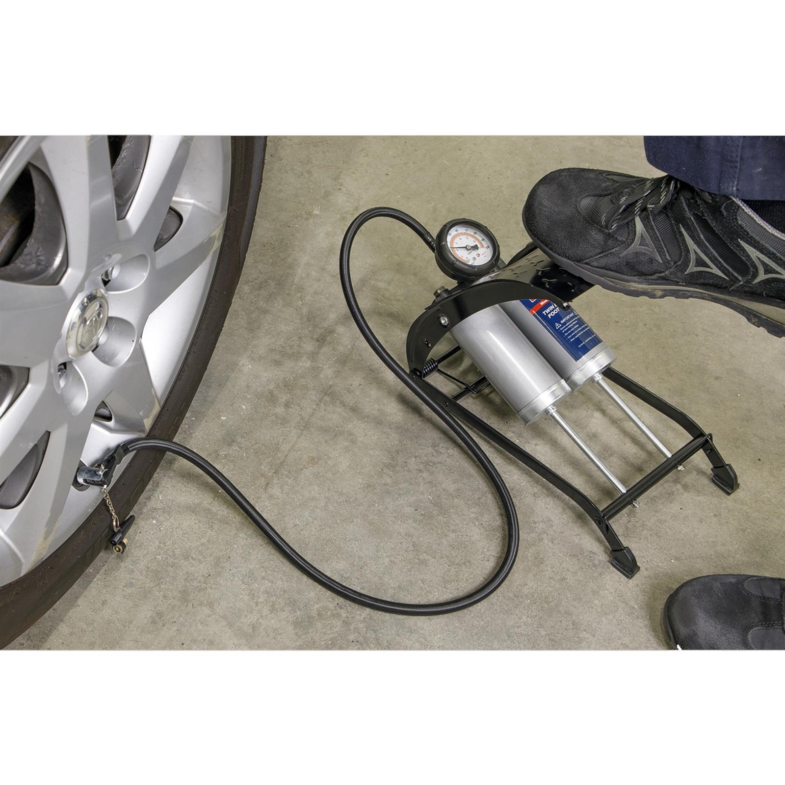 Sealey Motorsport Twin Barrel Steel Foot Pump 0-100psi And 0-7 Bar FP4