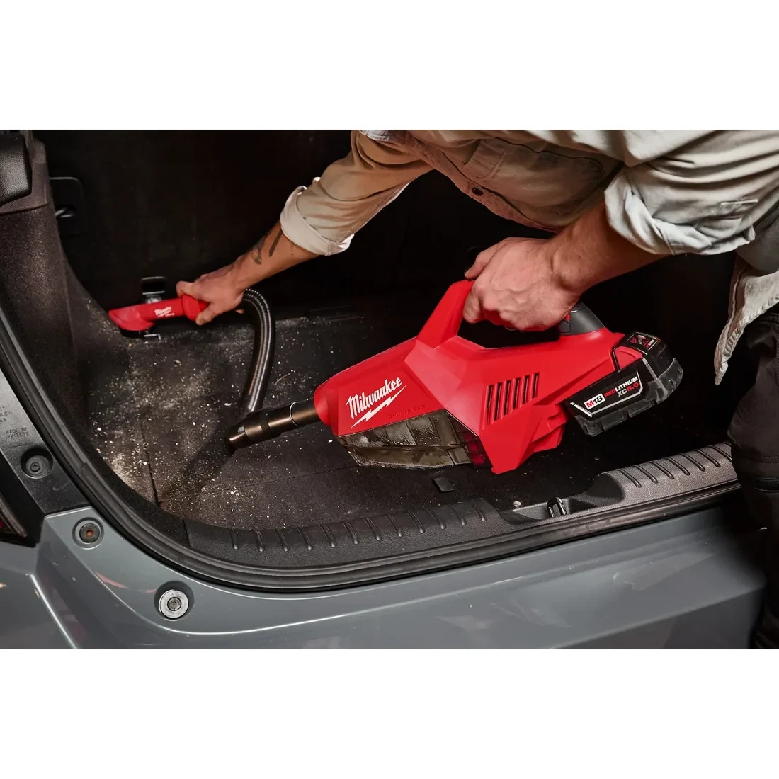 Milwaukee 0892-20 M18 Brushless Handheld Vacuum + FREE Battery