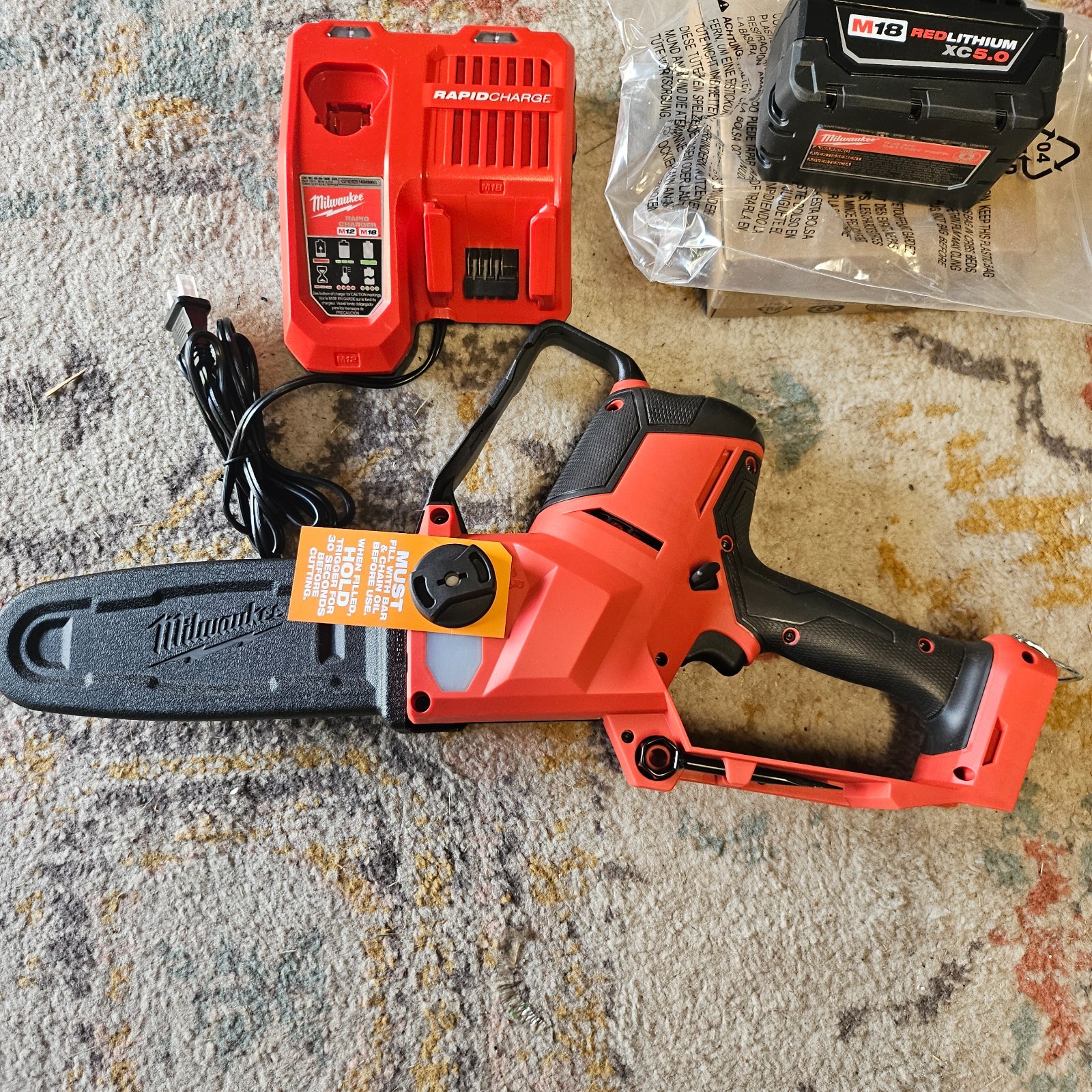 Milwaukee Electric 3004-20 M18 Fuel Hatchet 8″ Pruning Saw Battery & Charger NEW