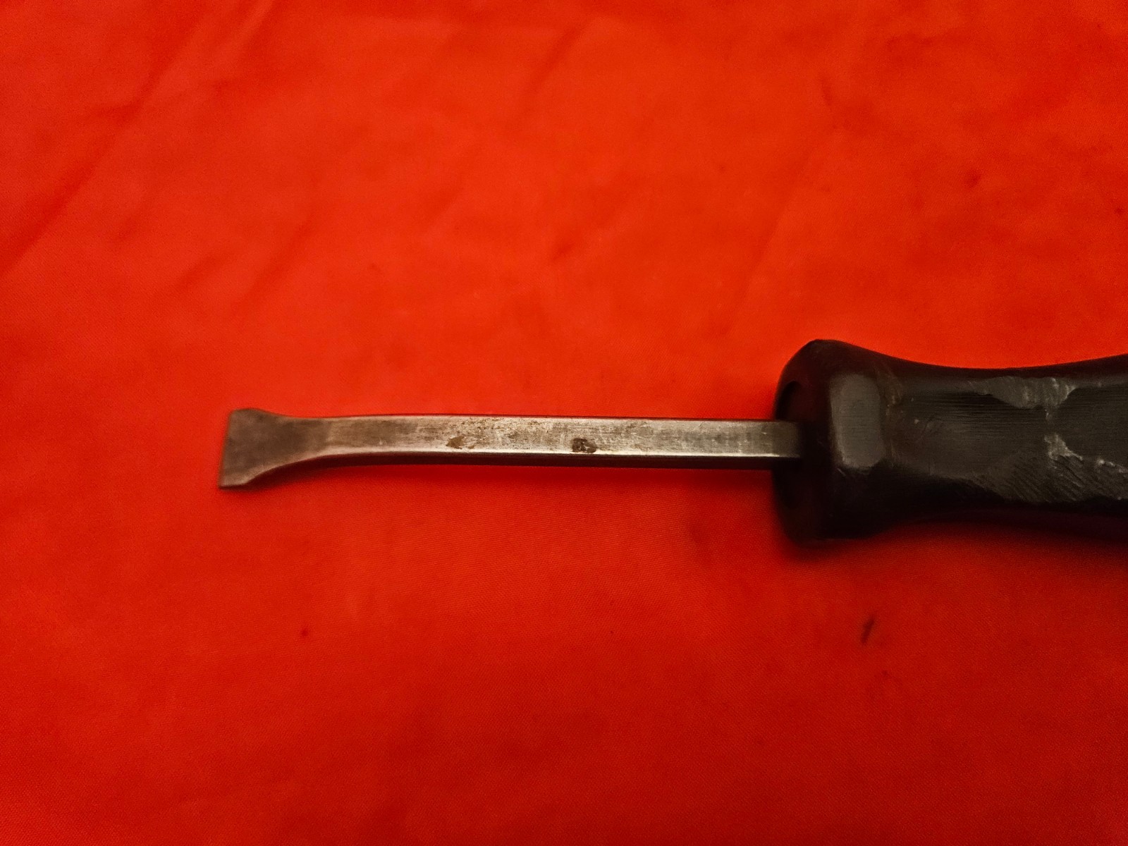 Snap-on SPB8A 7.5″ Curved Head Pry Bar Prybar Black Hard Handle USA S9