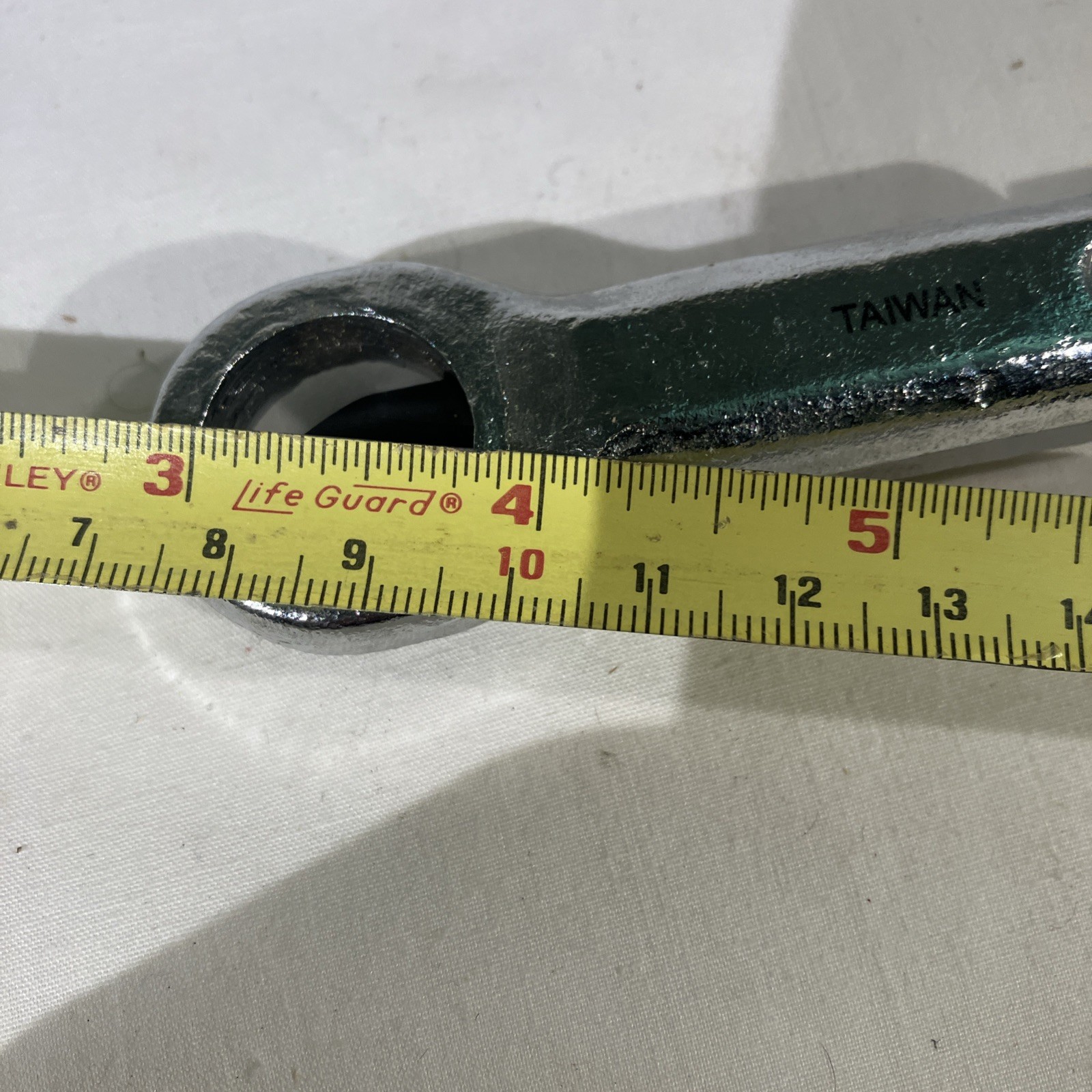 Nut Splitter Nut Cutter Nut Remover 30mm & 18mm openings