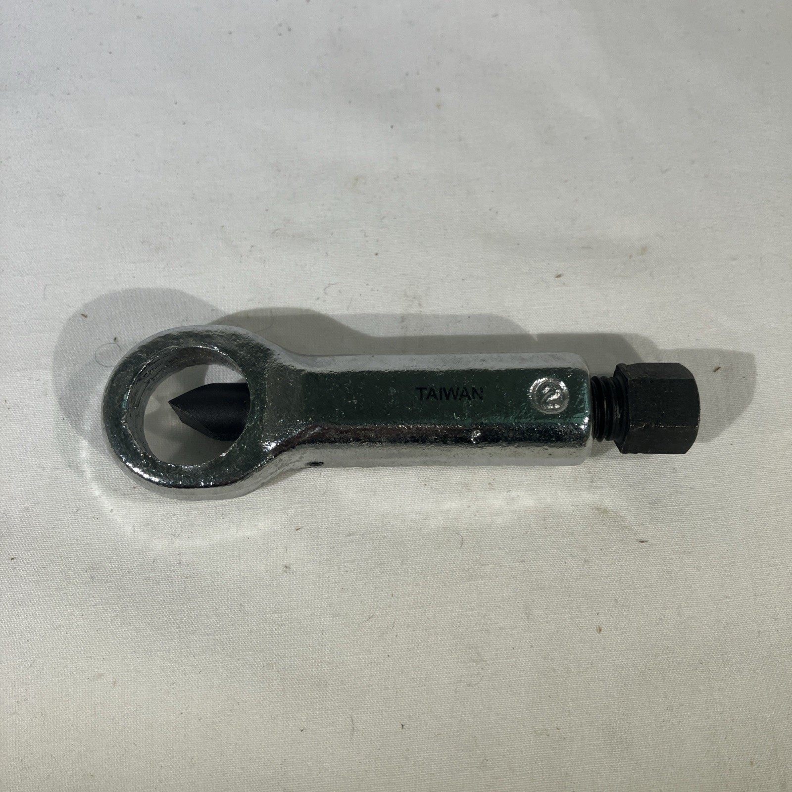 Nut Splitter Nut Cutter Nut Remover 30mm & 18mm openings