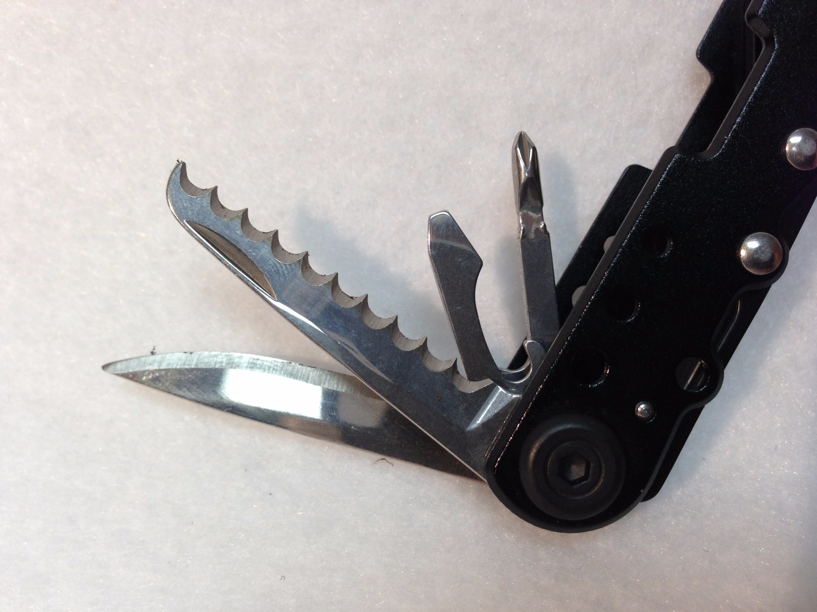 New 13 In 1 Pocket Sized Multi-tool MULTI FUCTION TOOL PLIERS