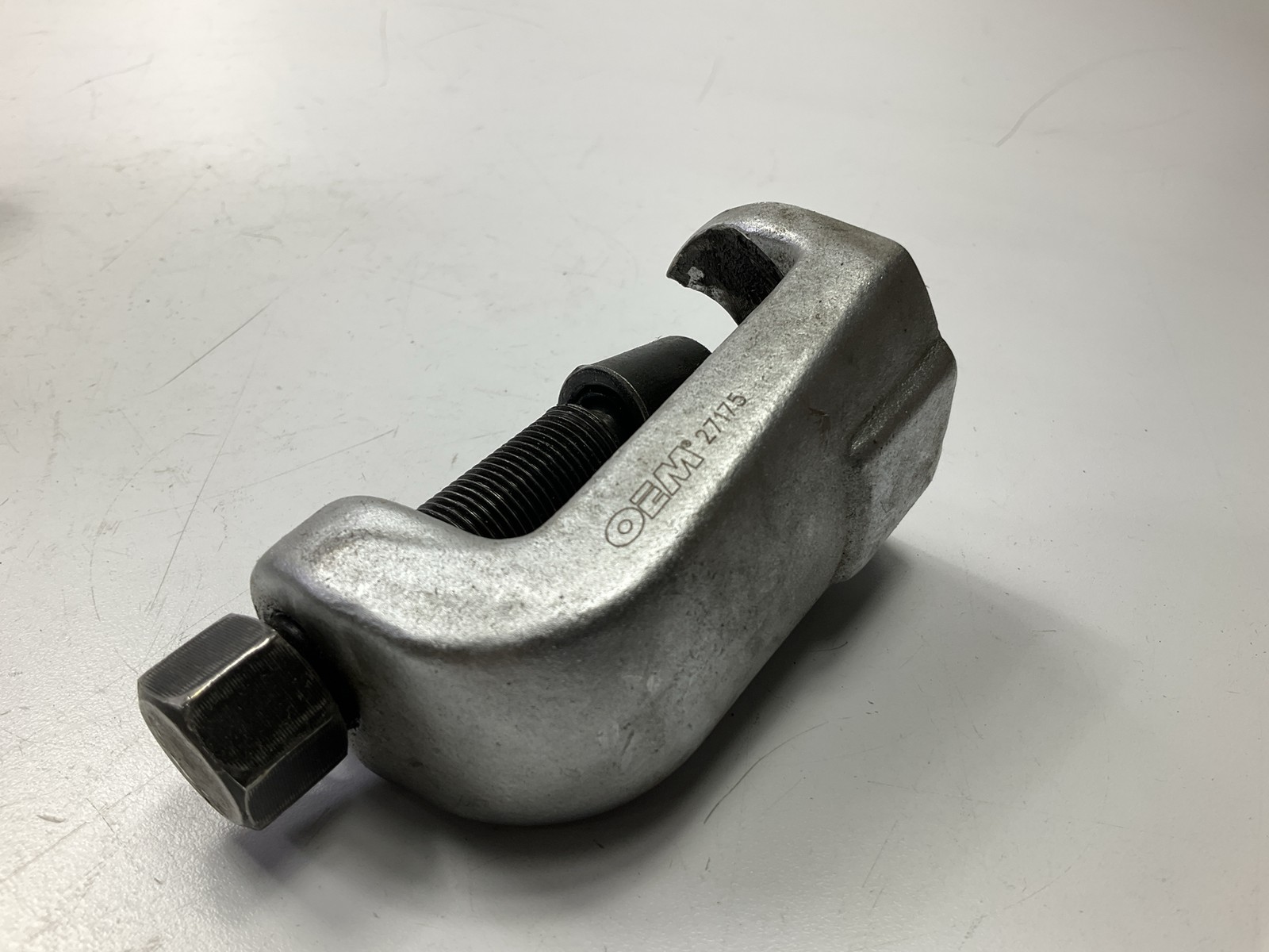 USED #39 – OEM Tools 27175 Damage Free Tie Rod End Remover Removal Tool