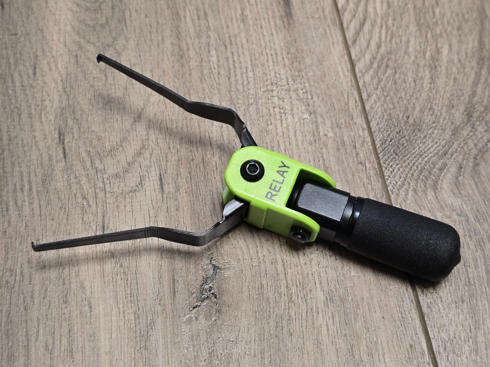 Vim Tools Compact 6″ Flex Finger Swivel Relay Puller Tool #RPT1