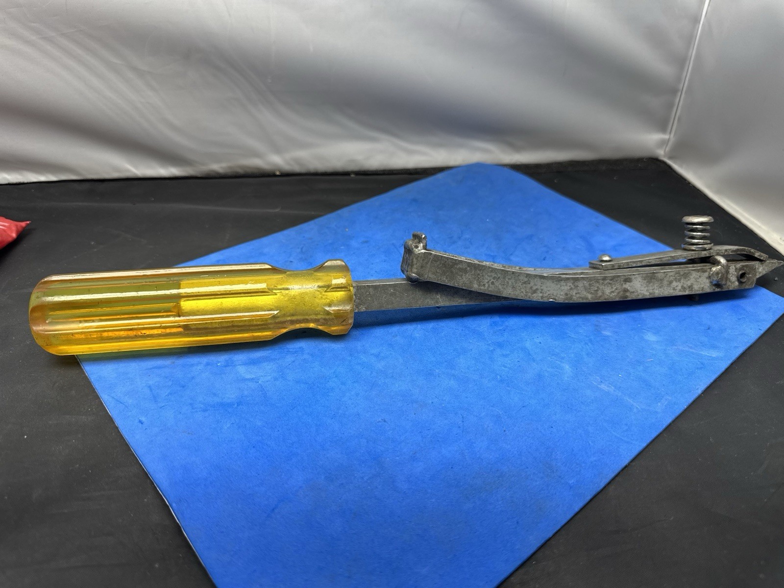 MAC Tools FT12 USA Flywheel Turner Turning Tool Yellow Hard Handle