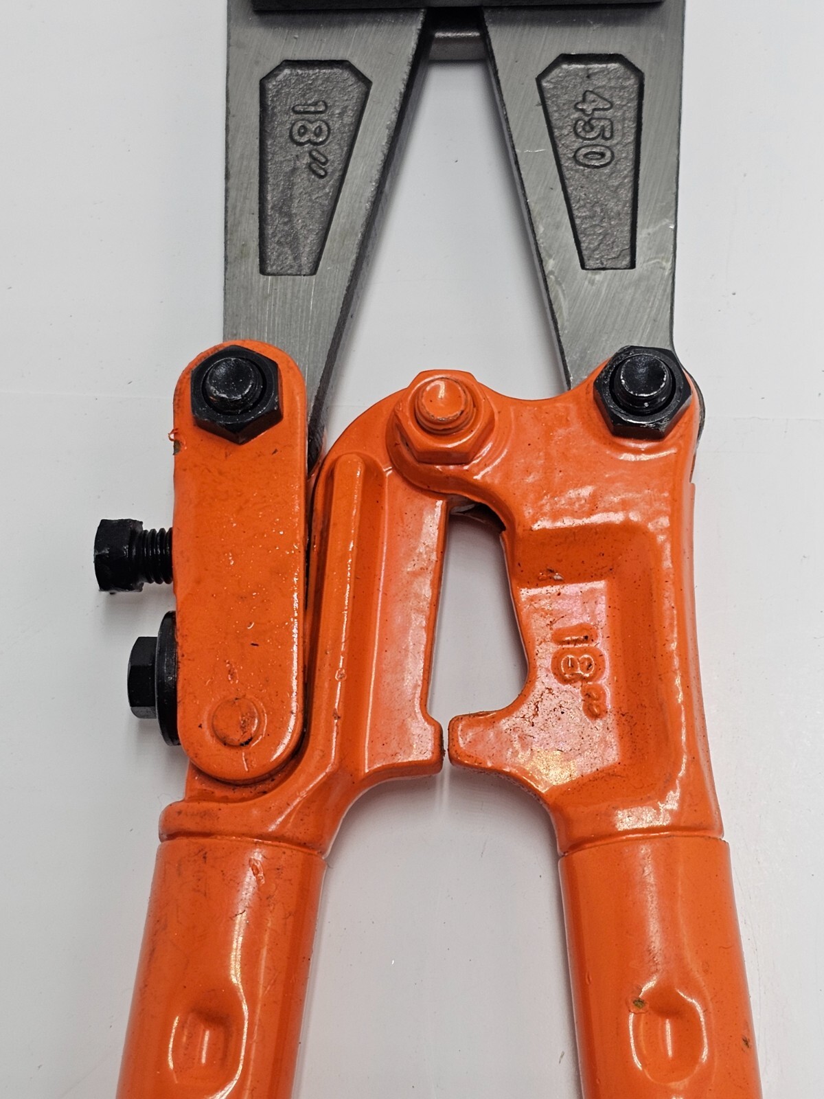 Wadfow 18″ Medium Size Bolt Cutter Soft Grip Rubber Ergonomic Handle Cutter 450