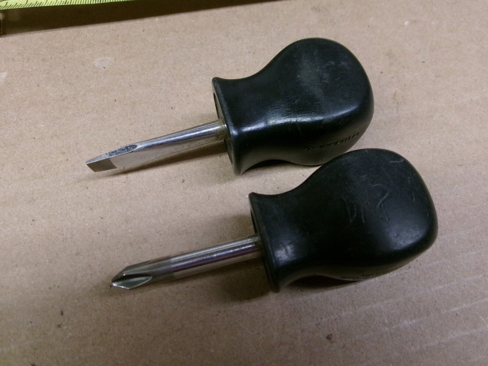 Snap On USA 2-Piece Hard Handle Black Stubby Screwdriver Set