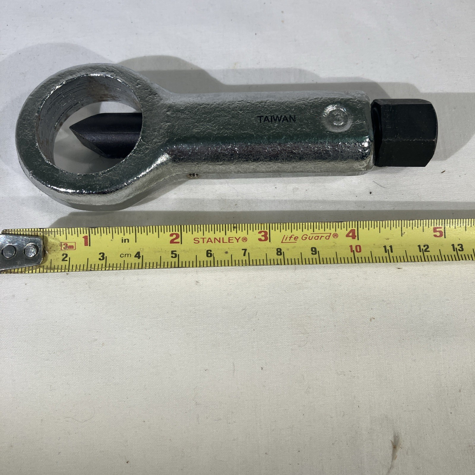 Nut Splitter Nut Cutter Nut Remover 30mm & 18mm openings