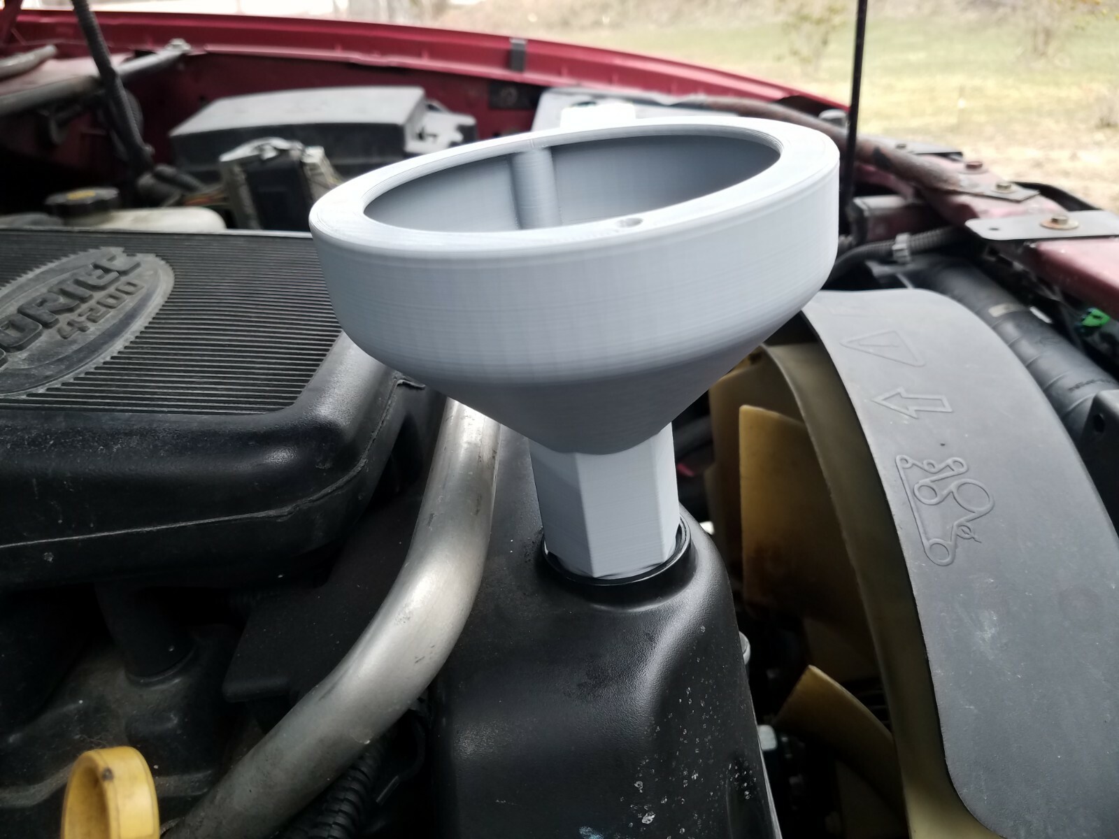 No Spill Locking Oil Funnel for GM Cars/Trucks – Vented High Flow & Magnetic!