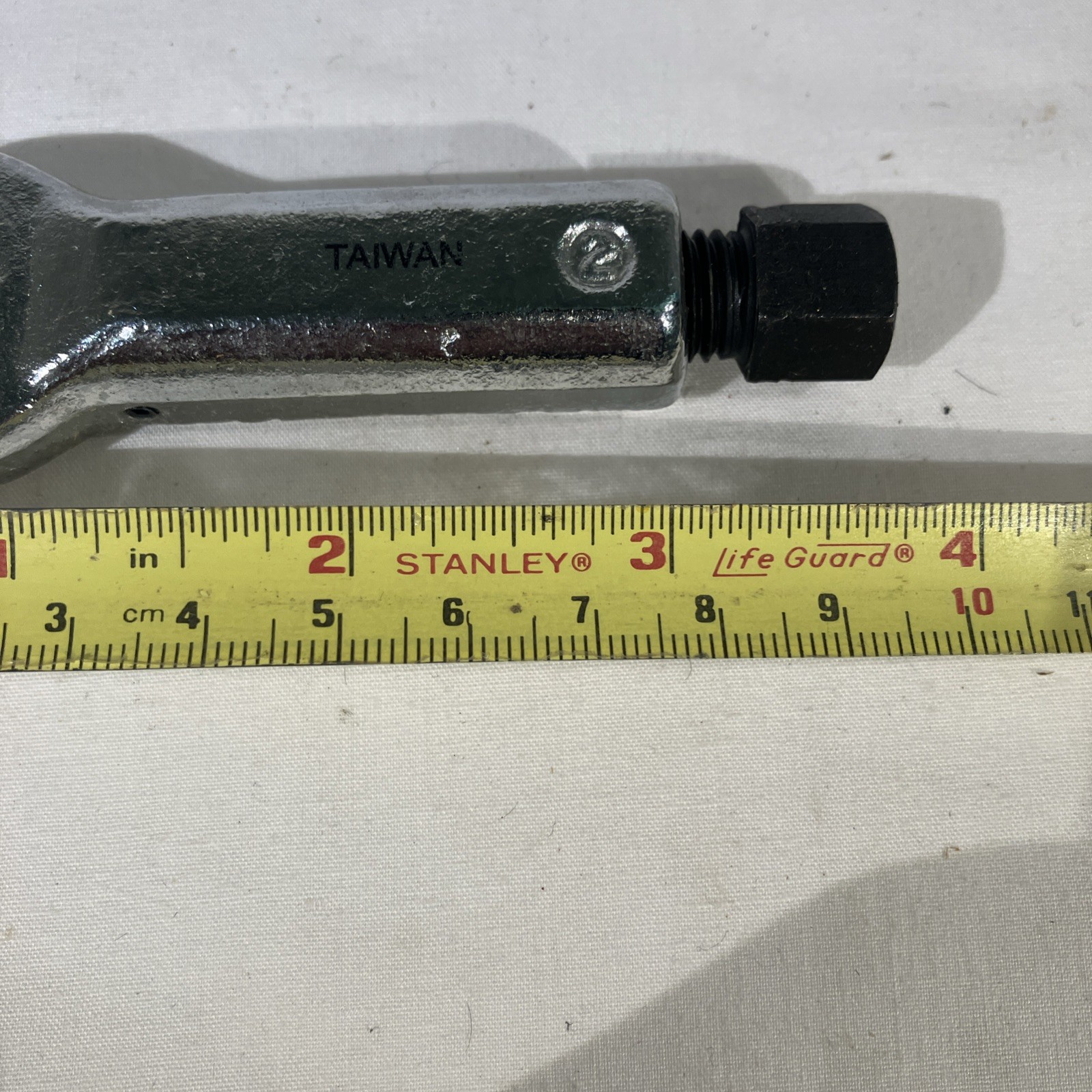 Nut Splitter Nut Cutter Nut Remover 30mm & 18mm openings