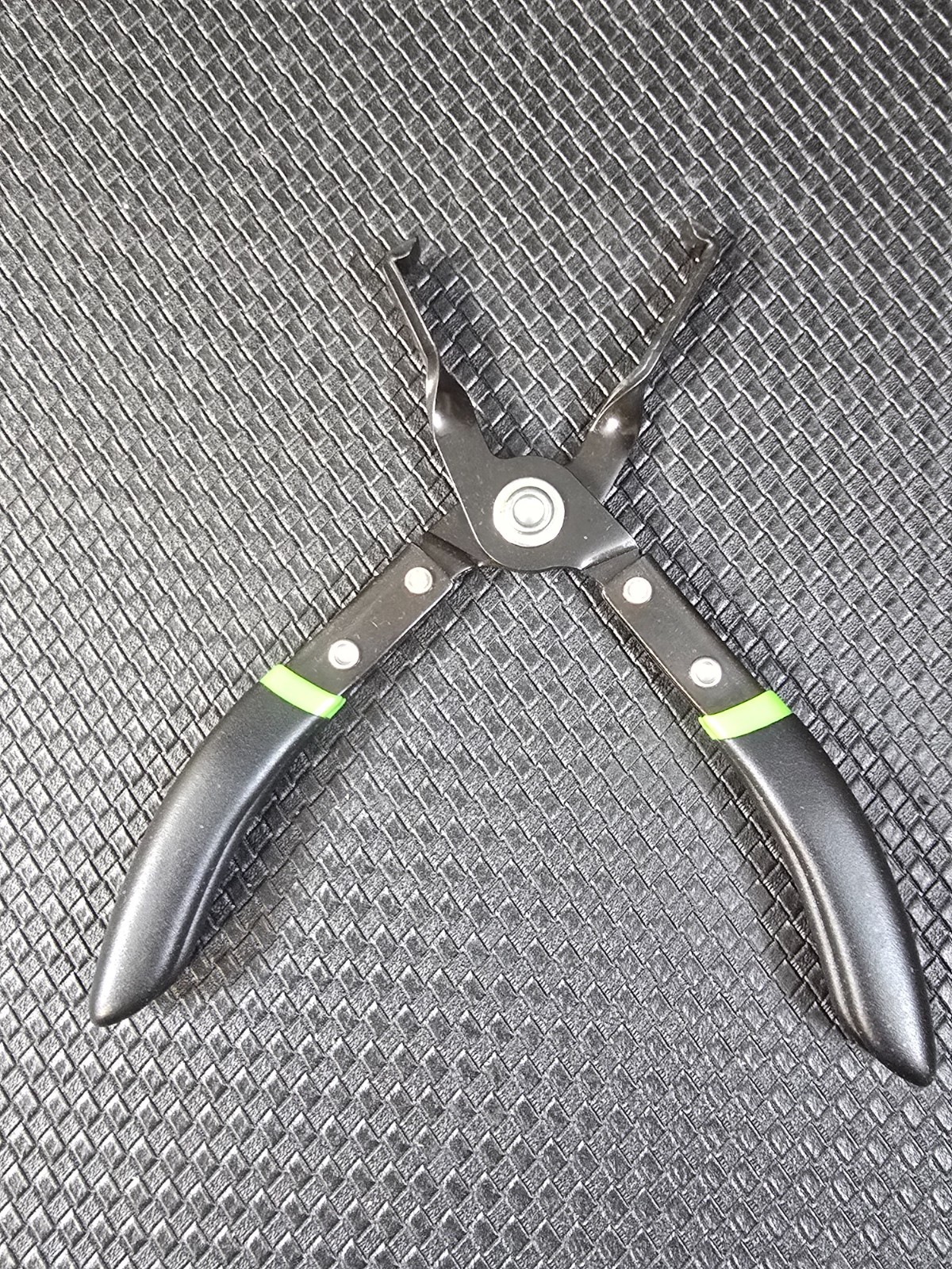 Vim Tools 7″ Spring Loaded Slim Wire Connector Pliers WCT7