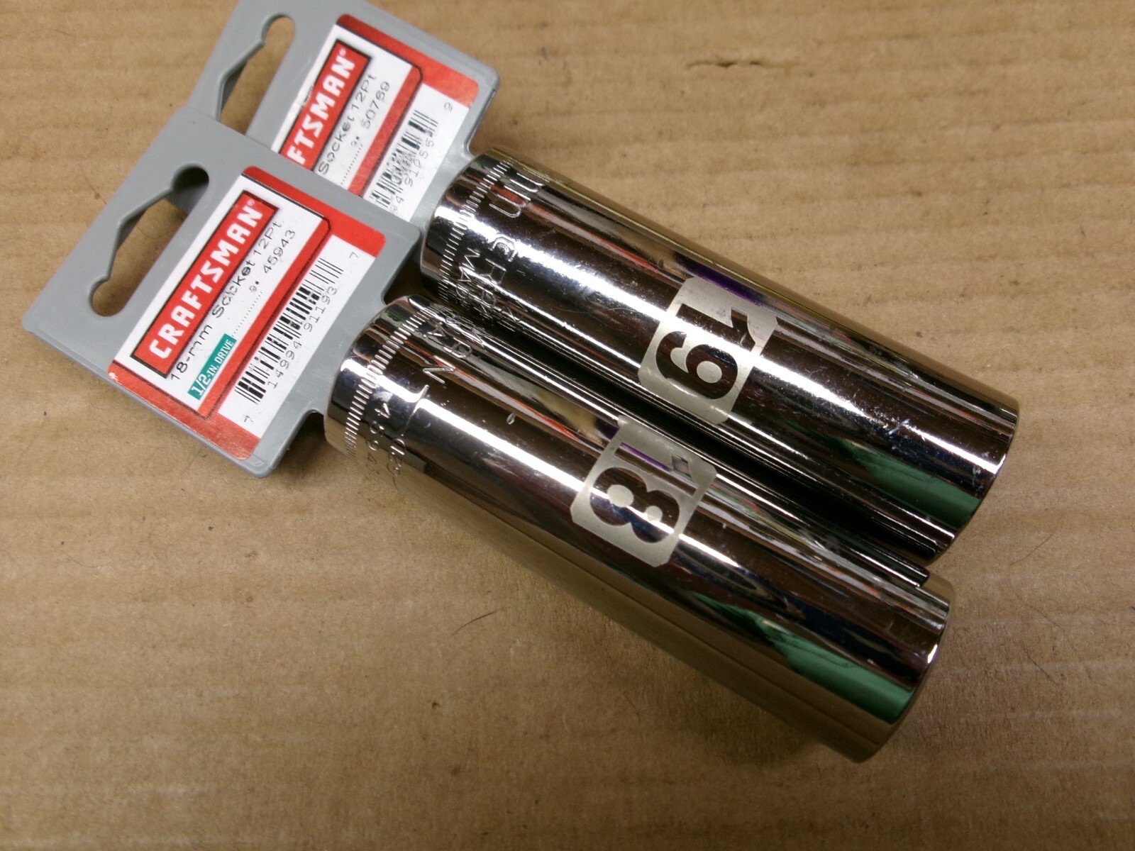 Craftsman USA 1/2″ 2-Piece Dual Marked 12-Point Deep Socket Lot 18 + 19 MM