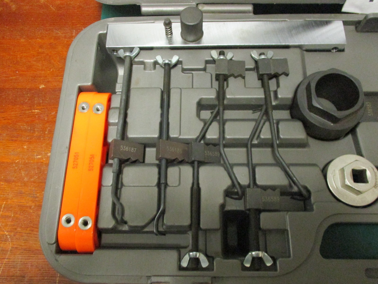 AUTOMOTIVE TOOLS * OTC * GM 6 CYLINDER CAM TOOL SET * 6688
