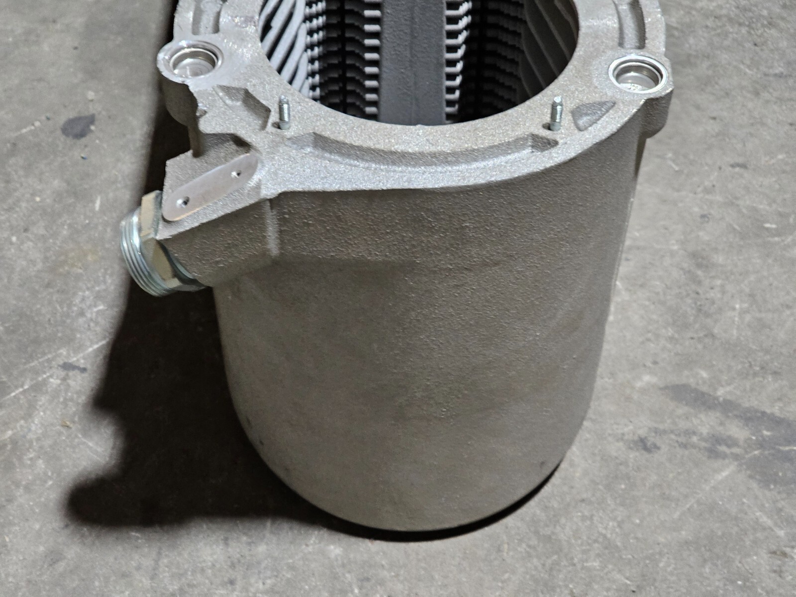 MGG Water Manifold Heat Exchanger 7629121 C071123 Heavy Duty Steel Gray 56PSI