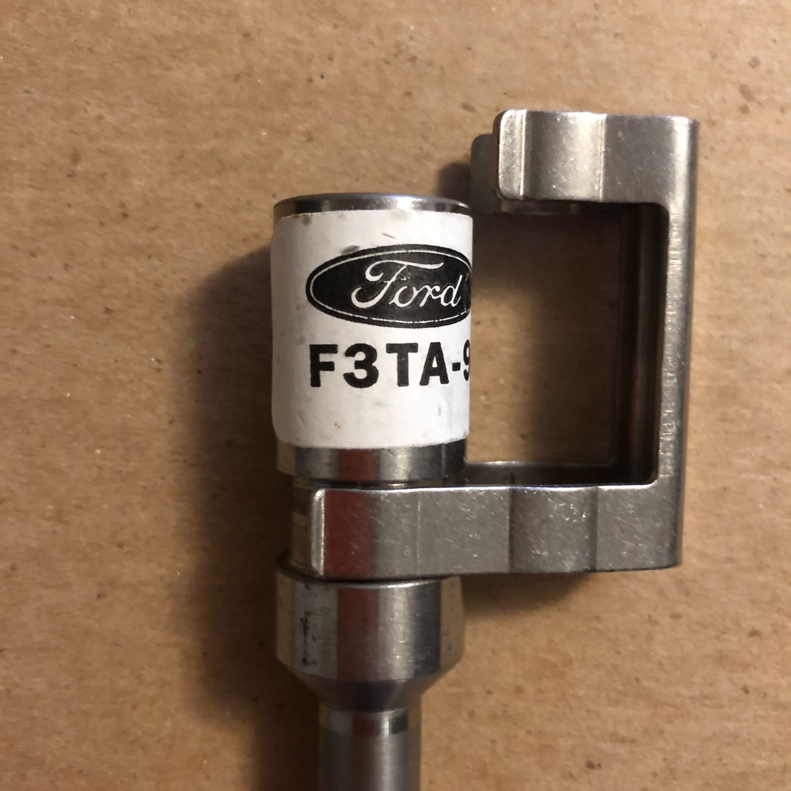 USA!!! NOS FORD Genuine OEM F3TA-9J274-AA Fuel Pump Cross-Flow Check Valves (x2)