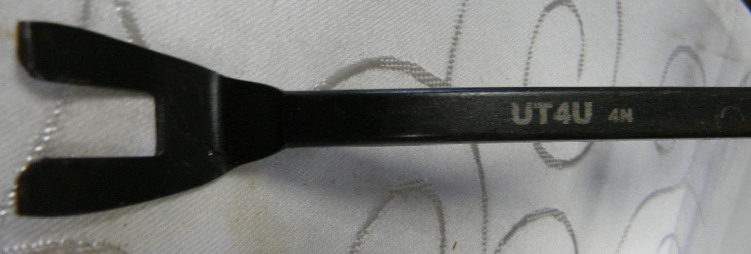 MAC TOOLS 9-1/4″ LONG RED AND BLACK U-NOTCH UPHOLSTERY TOOL #UT4U