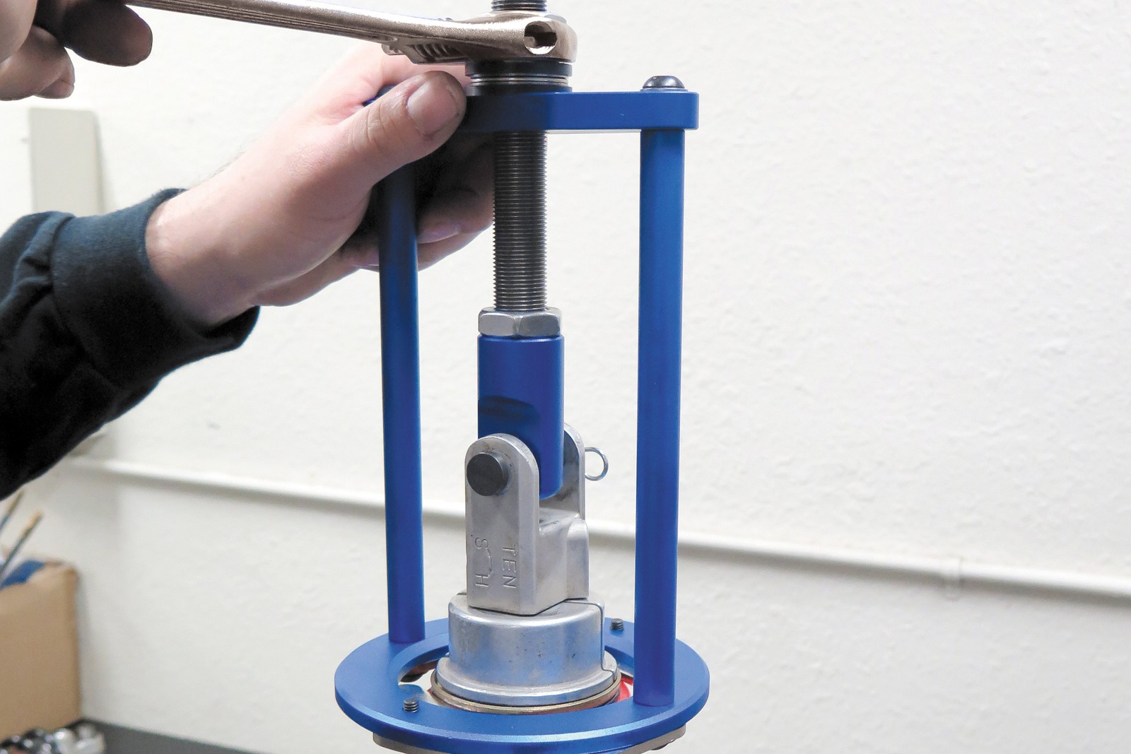 Motion Pro Shock Spring Compressor