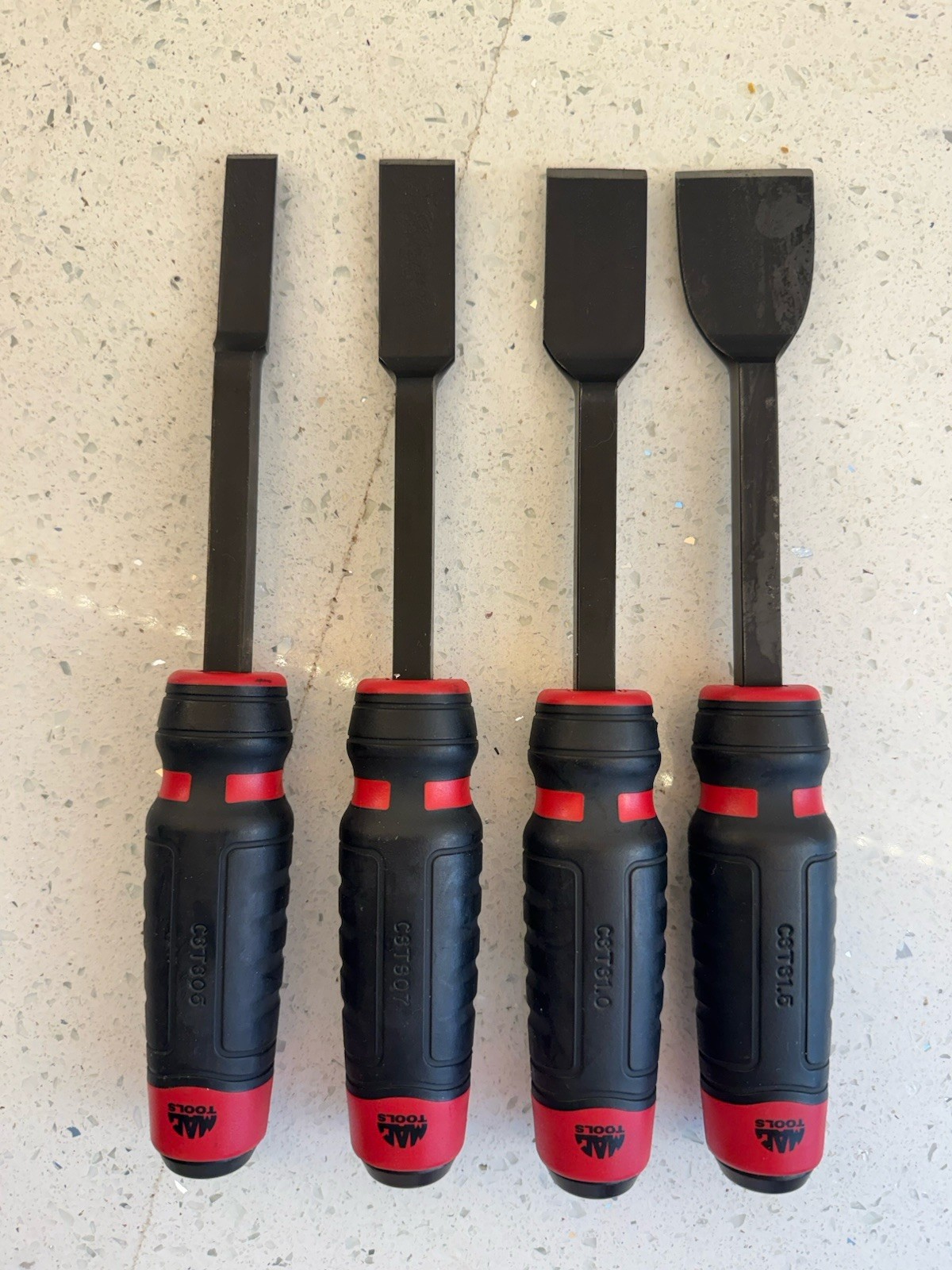 Mac Tools 4 Pc. Strikable Scraper Set (RED)w/Plastic Storage Tray Cstss4