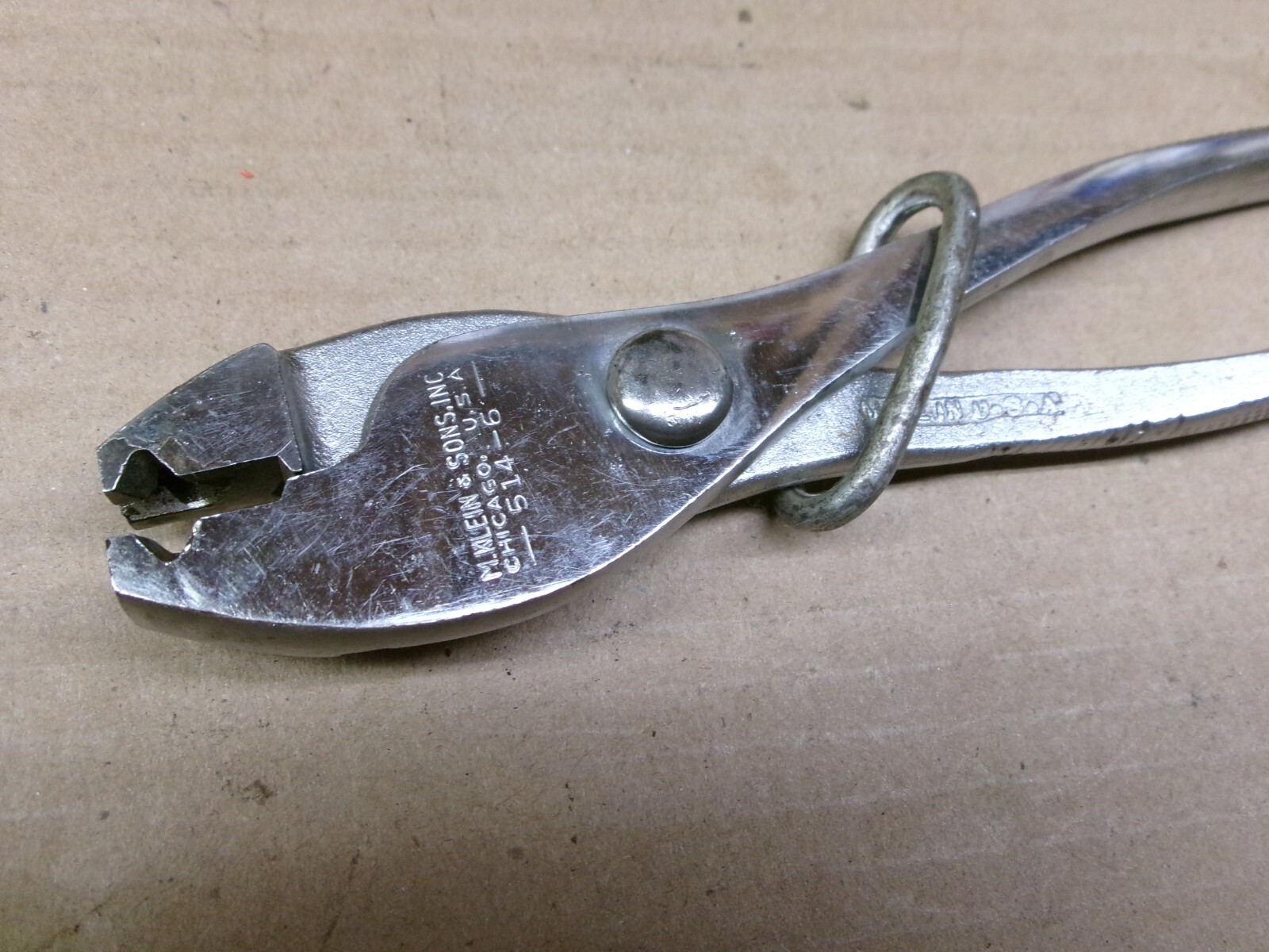 Klein USA 7-1/2″ Hose Clamp Pliers with Chain Link Lock No 514-6