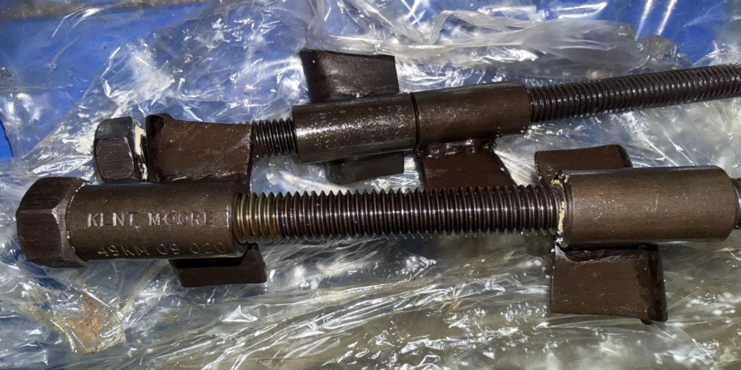Genuine Mazda Parts – Dealership Tool 49km09020 Kent-Moore pair