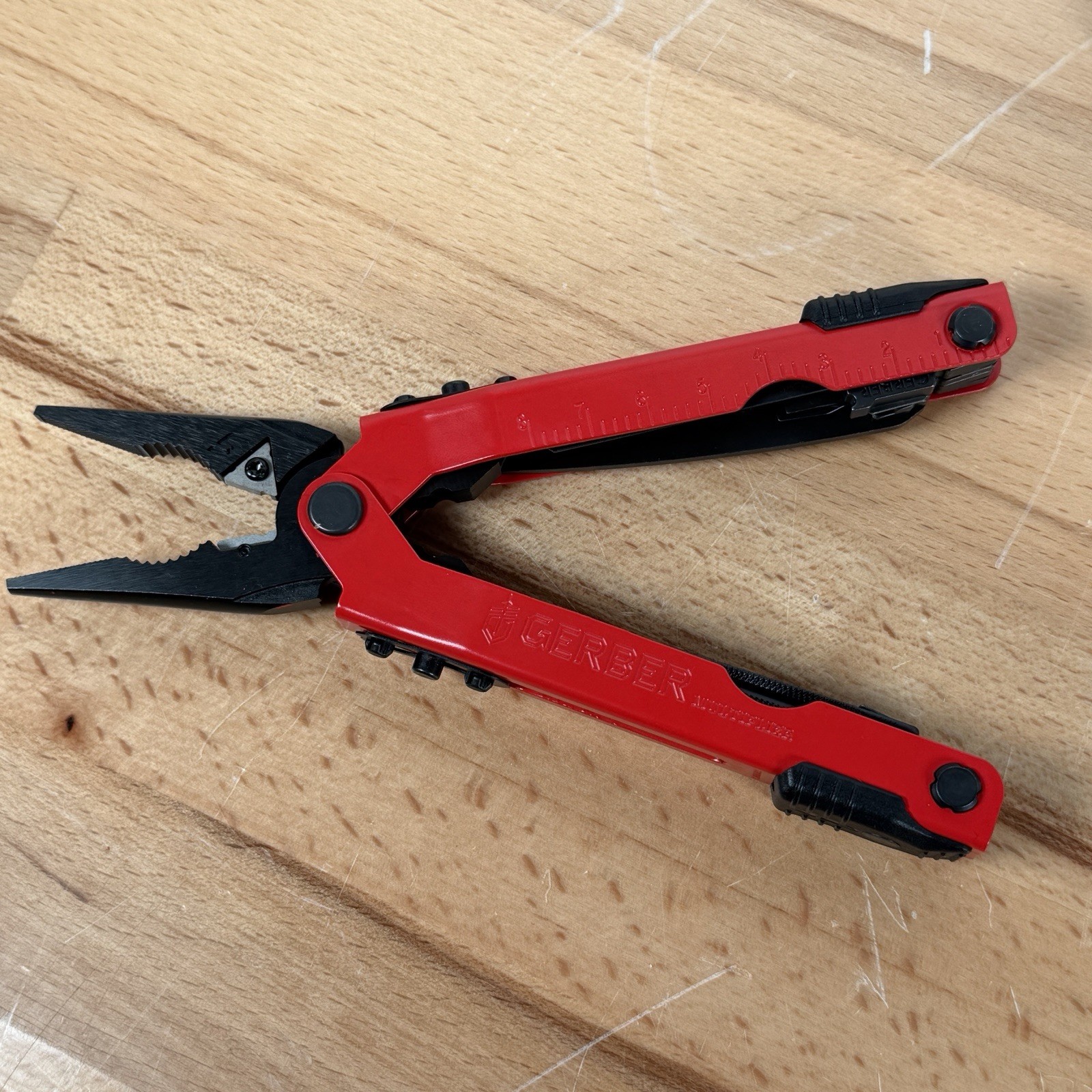 Snap On Tools SMT97R Red Powder Coated Stainless Steel Gerber Multi Tool NEW