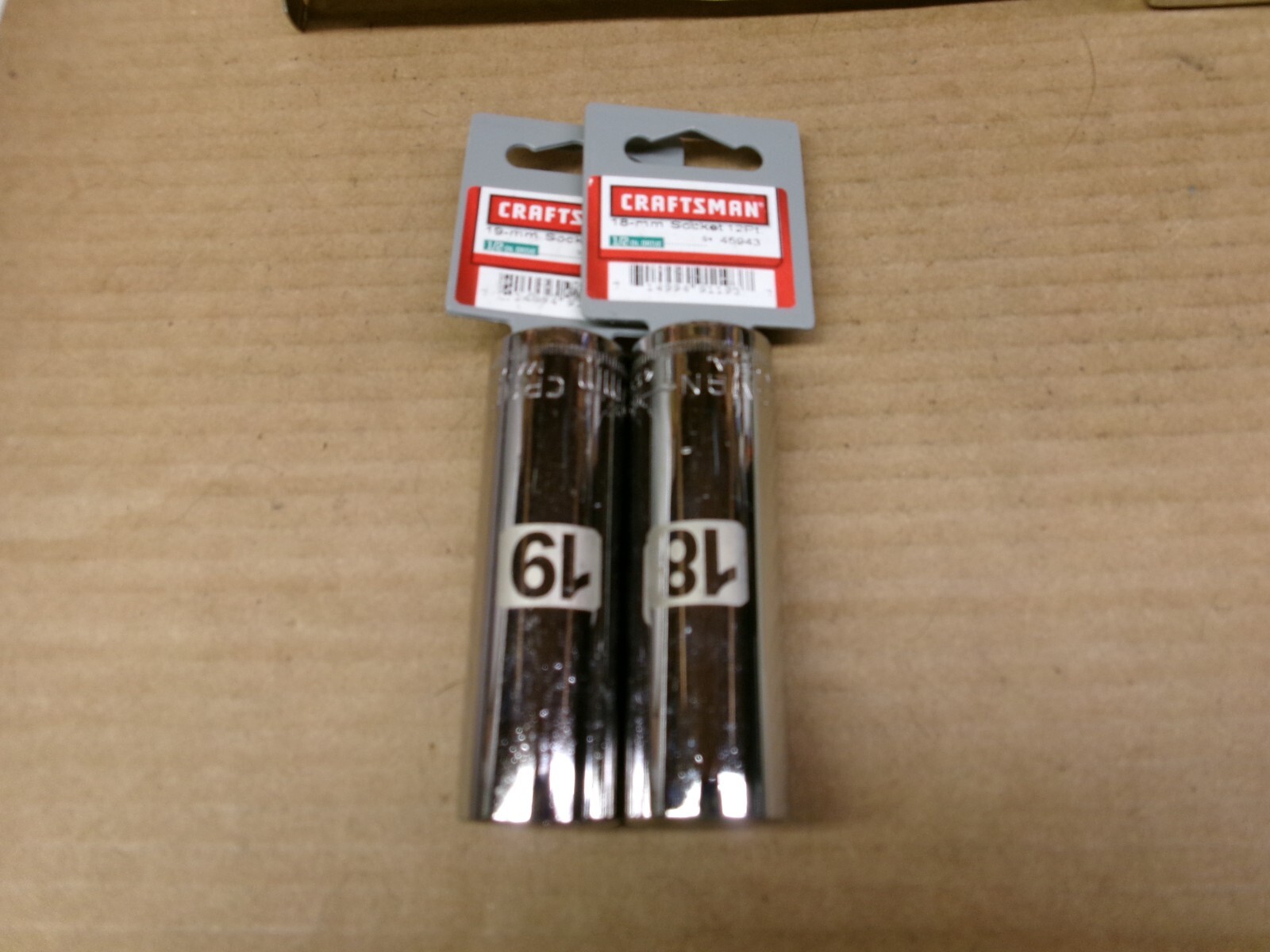 Craftsman USA 1/2″ 2-Piece Dual Marked 12-Point Deep Socket Lot 18 + 19 MM