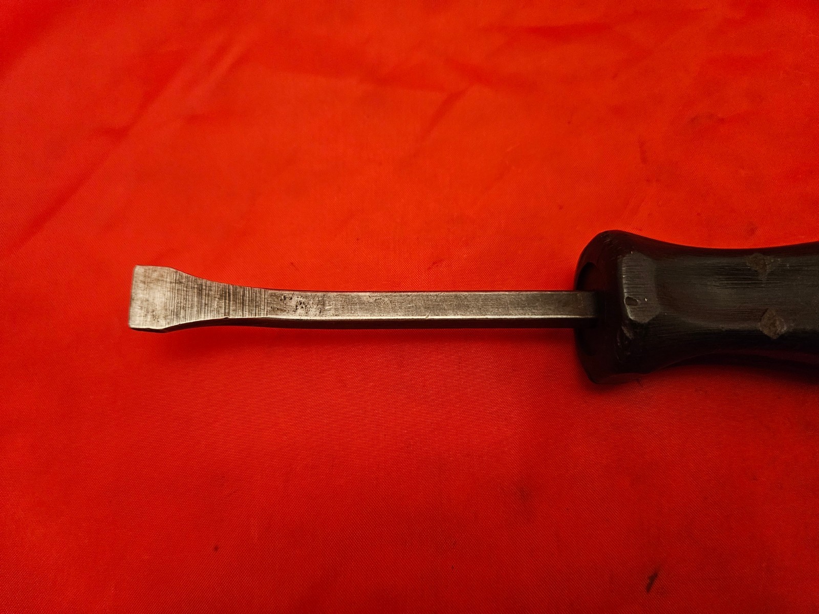 Snap-on SPB8A 7.5″ Curved Head Pry Bar Prybar Black Hard Handle USA S9