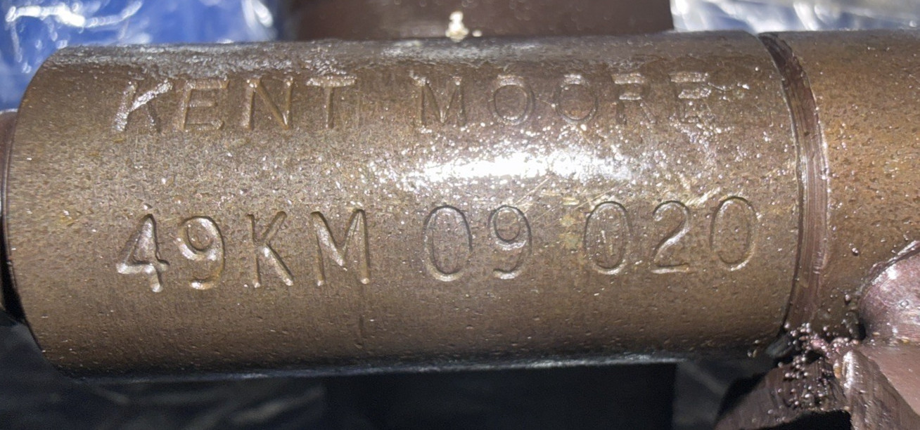 Genuine Mazda Parts – Dealership Tool 49km09020 Kent-Moore pair