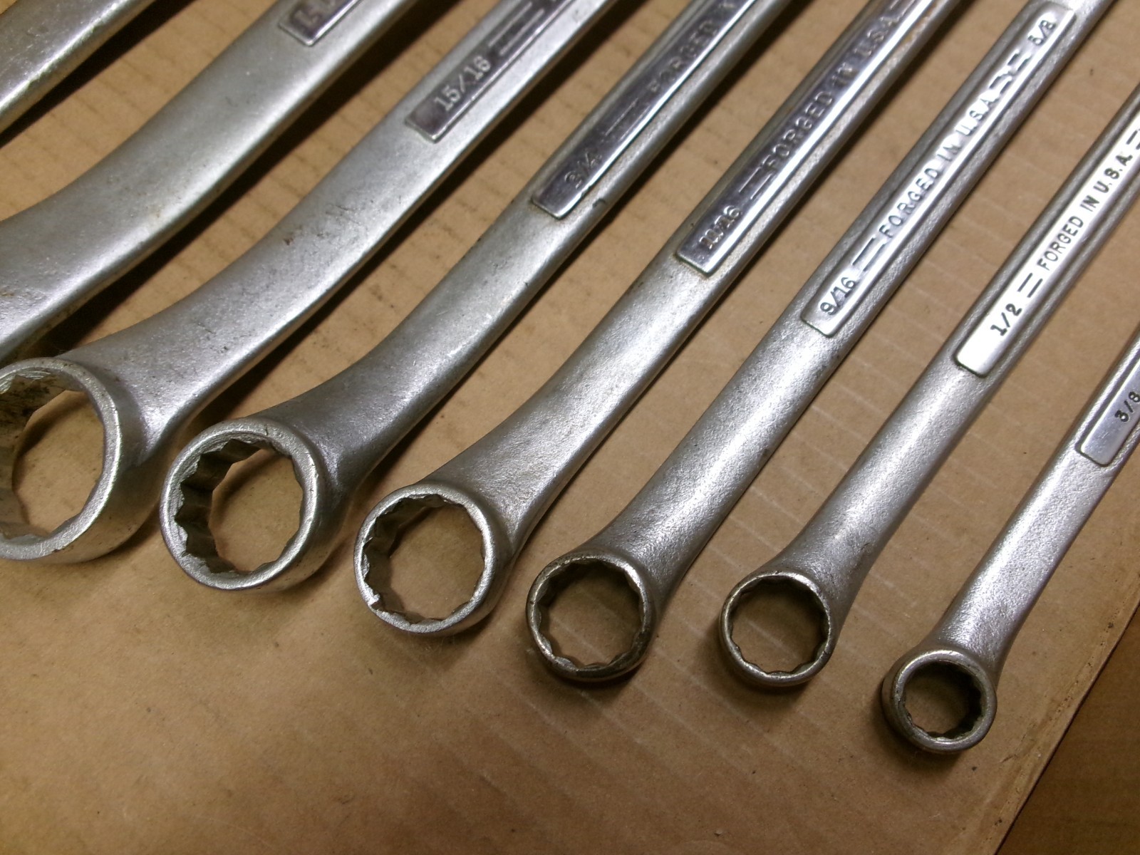 Craftsman USA 8-Piece Double Box End Slight Offset SAE Wrench Set 3/8 – 1-5/16″