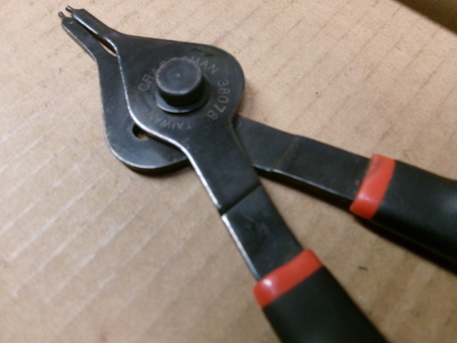 Craftsman 7-3/4″ Internal / External Convertible Snap Ring Pliers No 38078