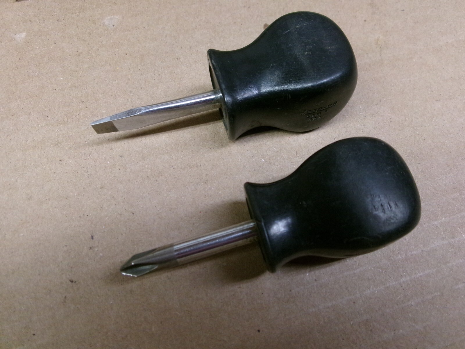 Snap On USA 2-Piece Hard Handle Black Stubby Screwdriver Set