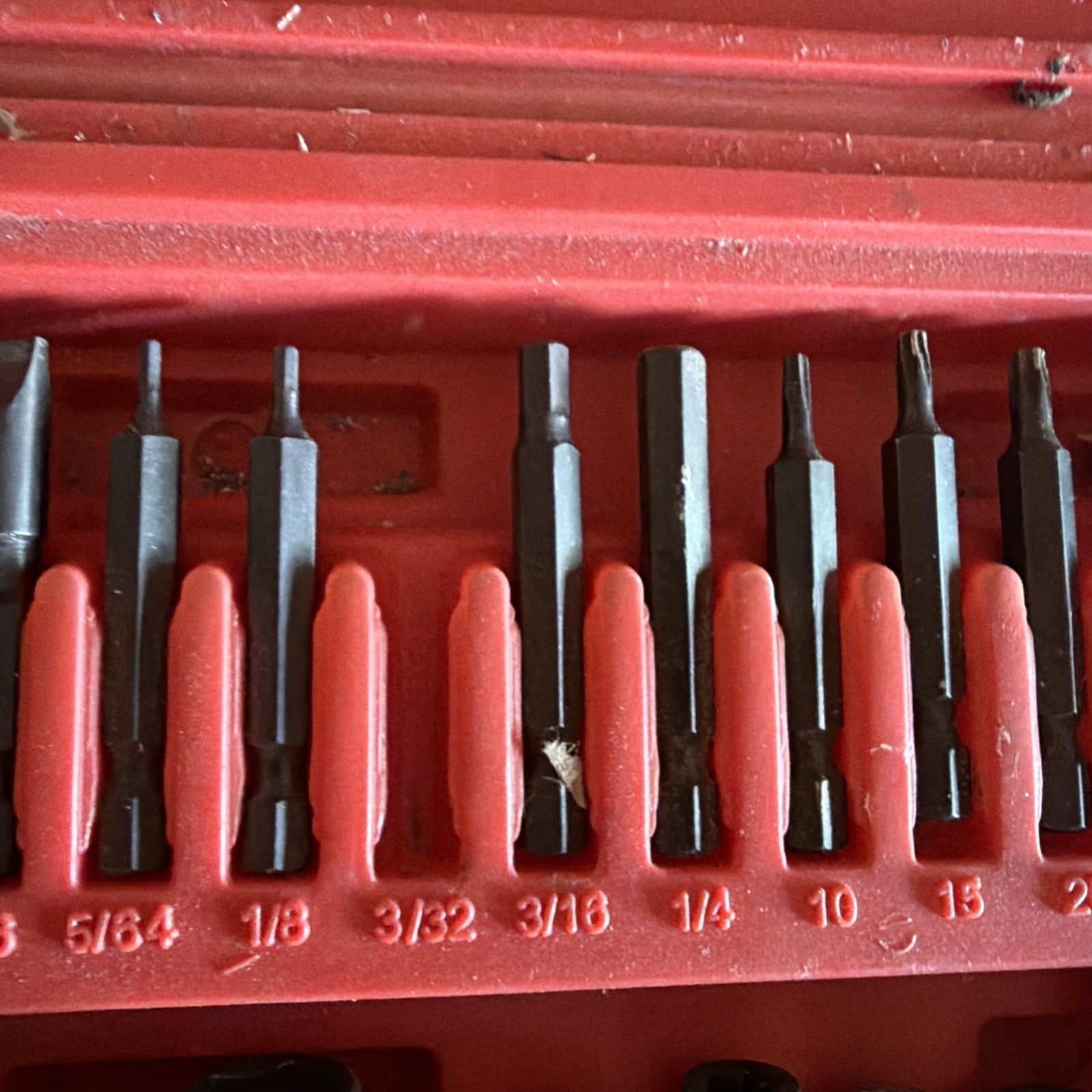 Mac Tools 1/4″ Hex Drill/Driver Bit Set QCS37520A – Incomplete