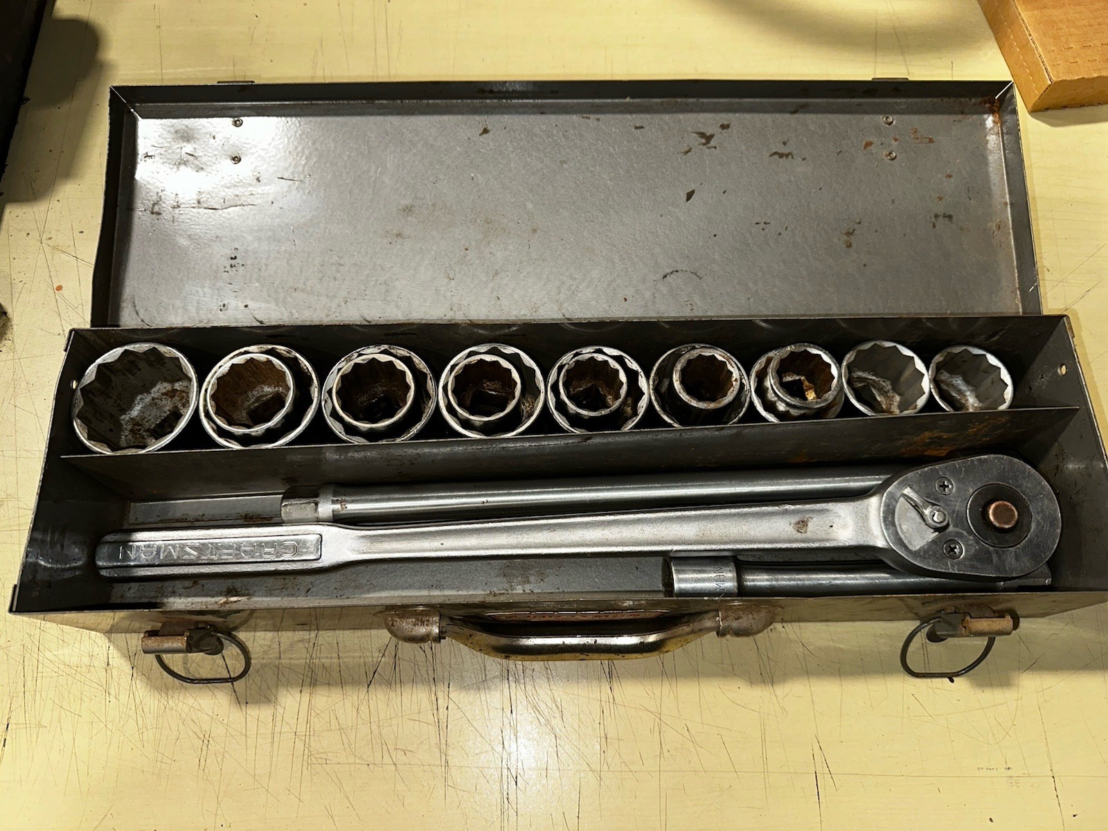 Vintage Craftsman USA 18-Piece 3/4″ Drive Socket Set w/ Metal Box V Crown Logo